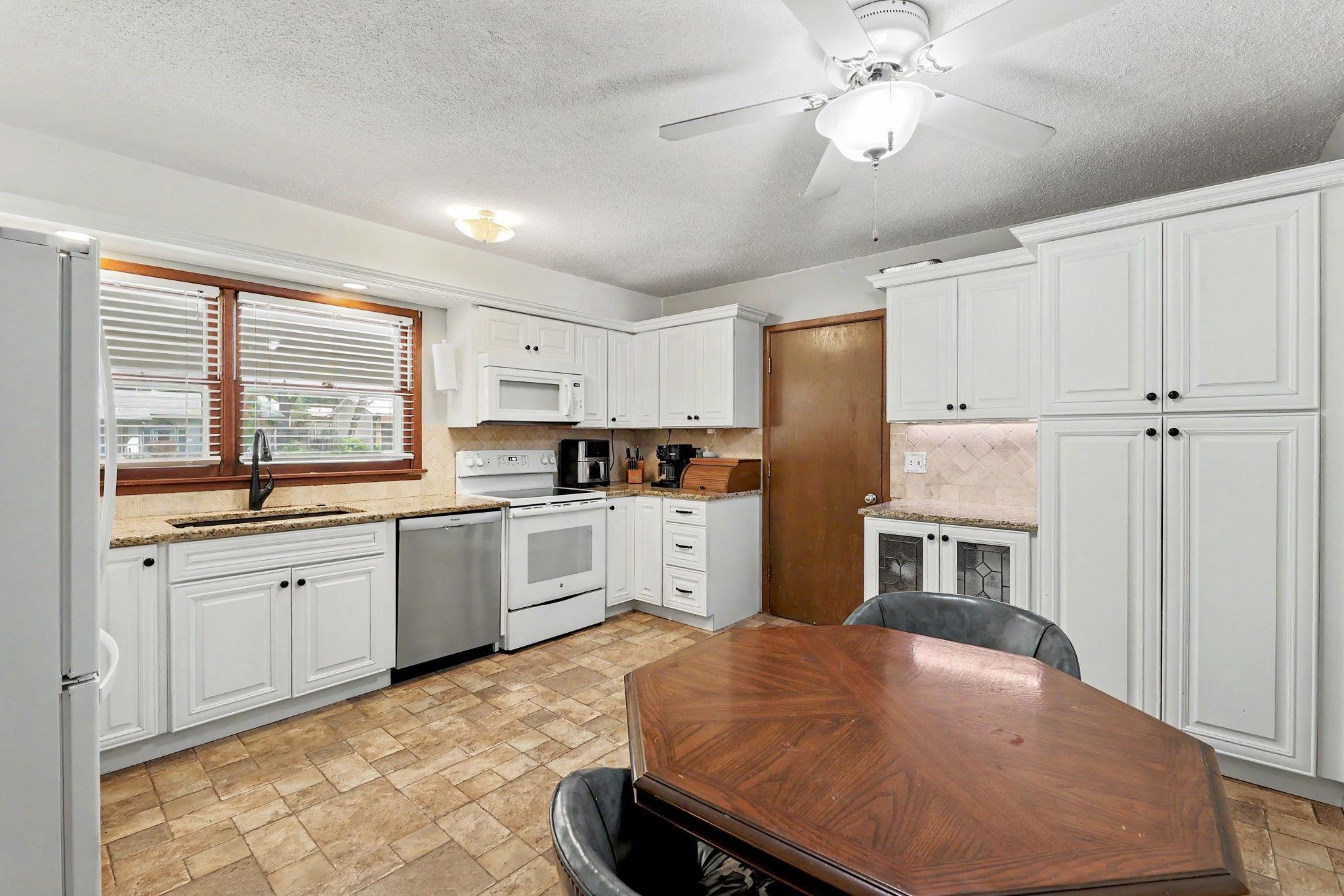10233 W Binter Property Photo 6