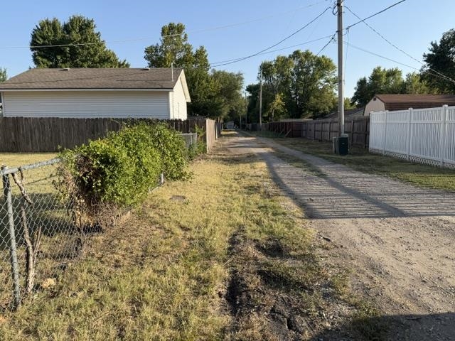 1229 N Spencer Rd Property Photo 28