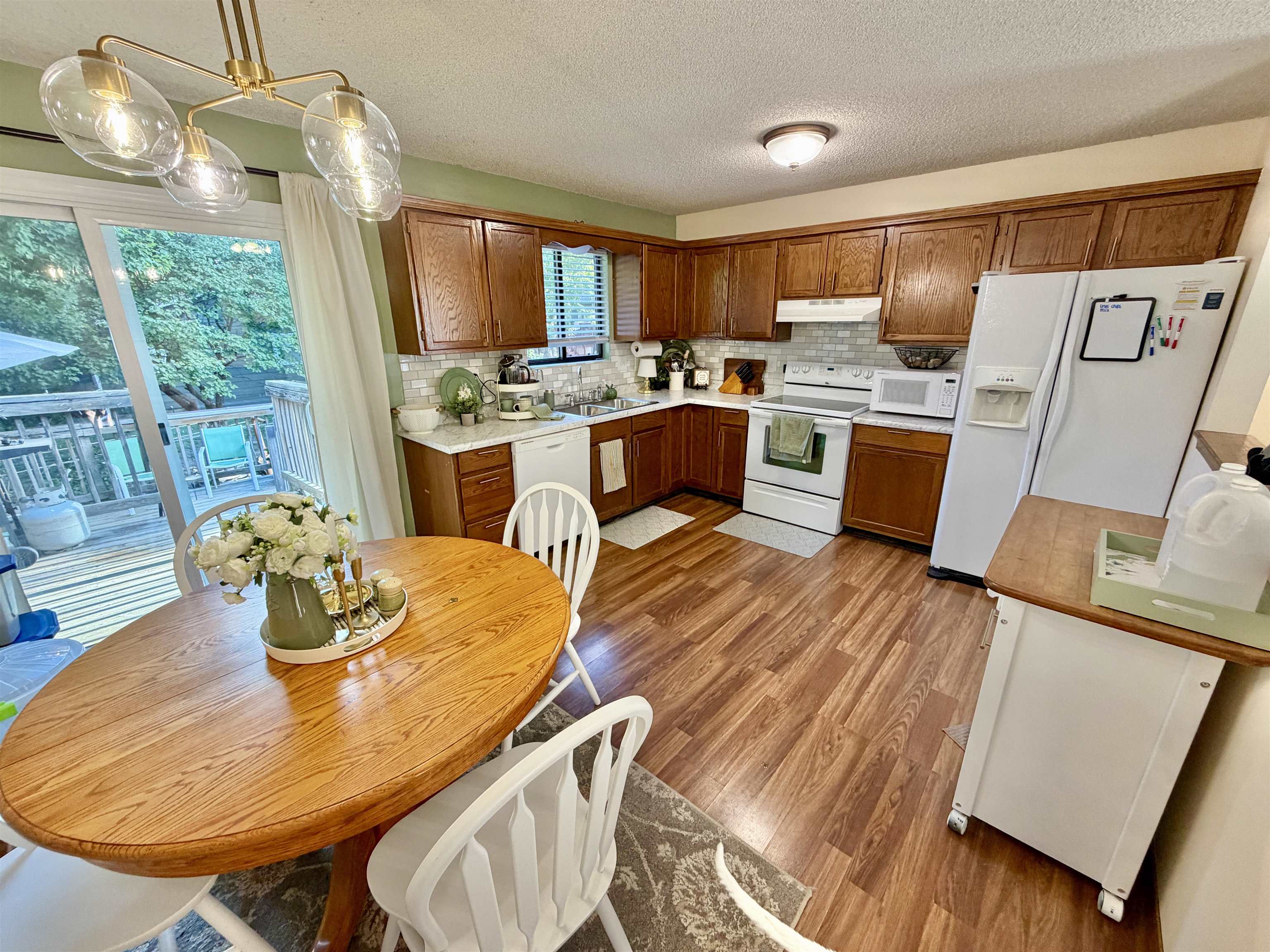 336 W Tomahawk Property Photo 5