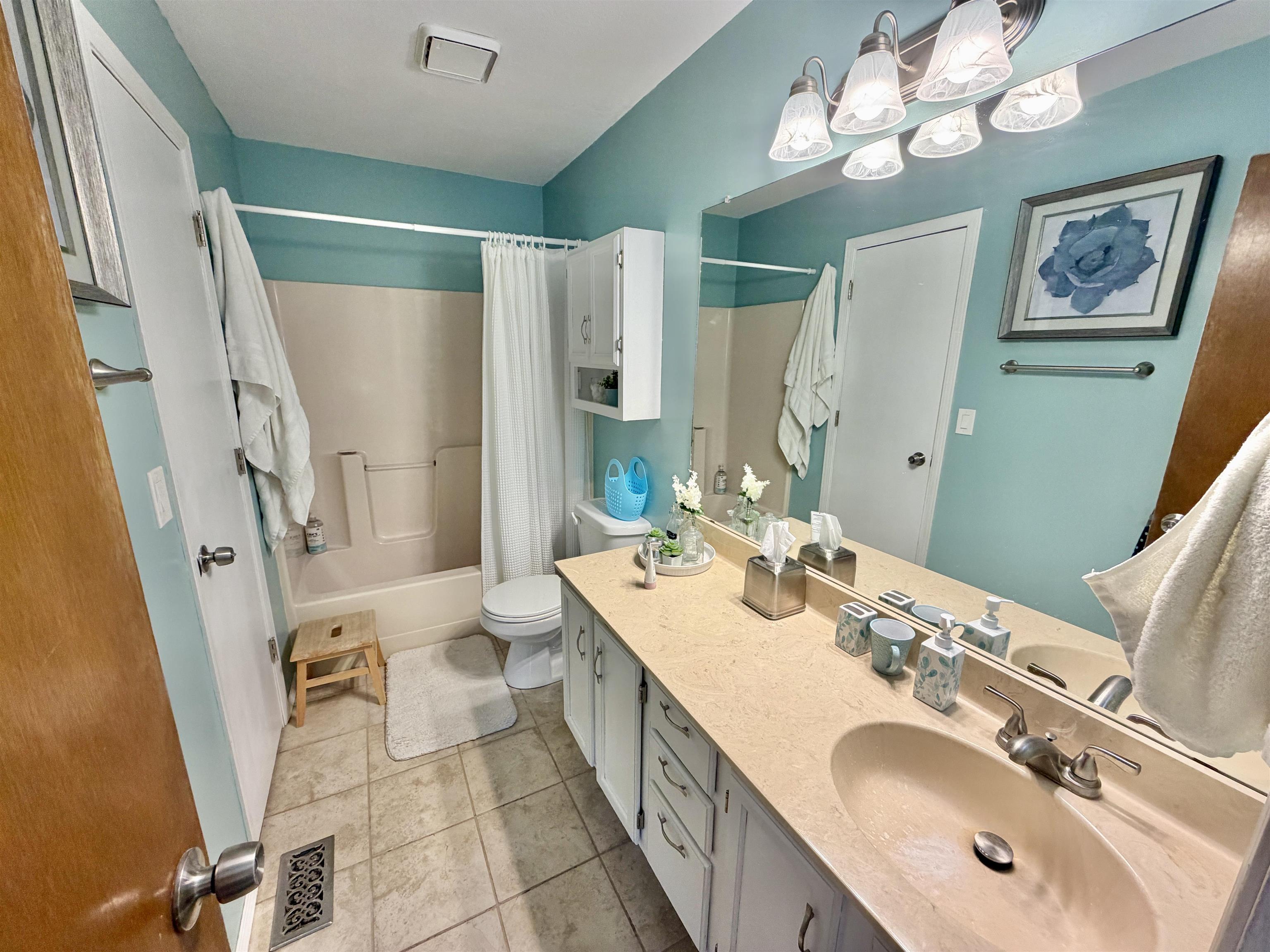 336 W Tomahawk Property Photo 9