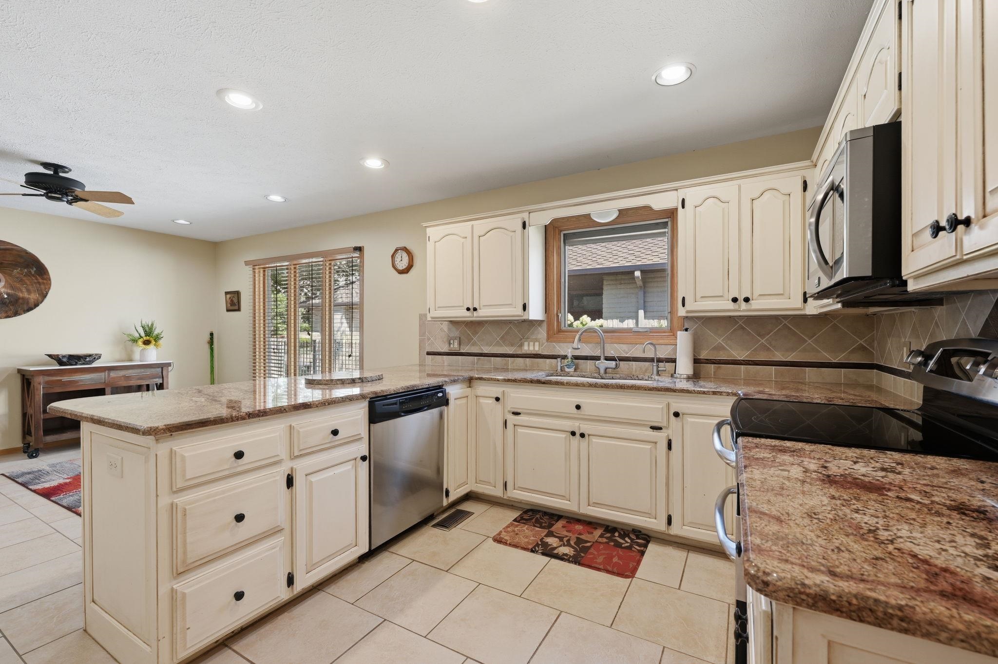 3 N Villas Property Photo 11