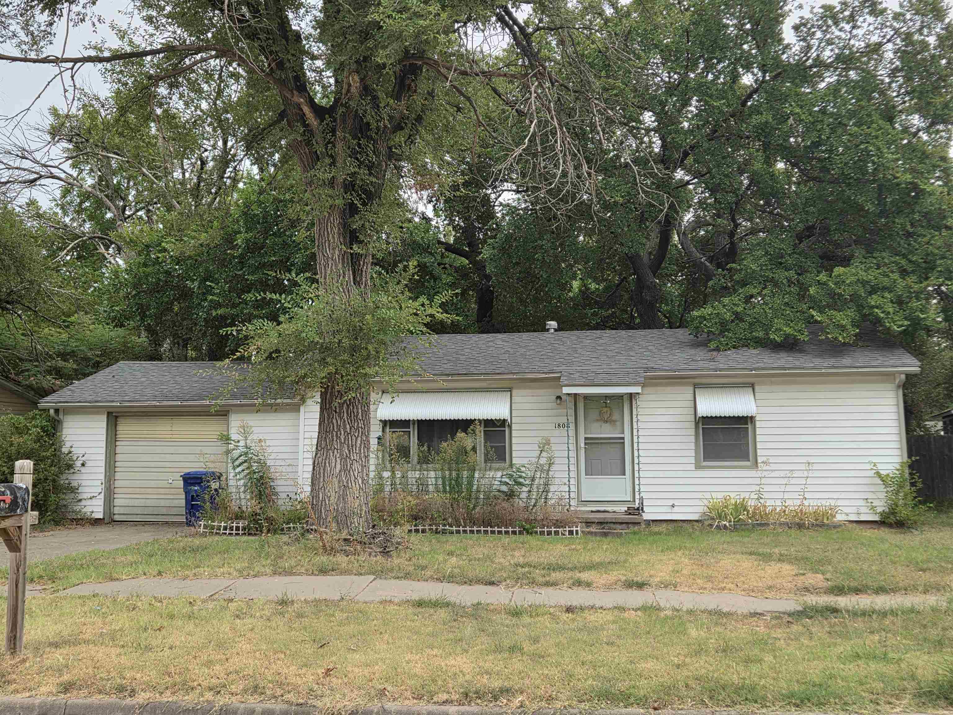 1808 S Saint Paul Property Photo 1