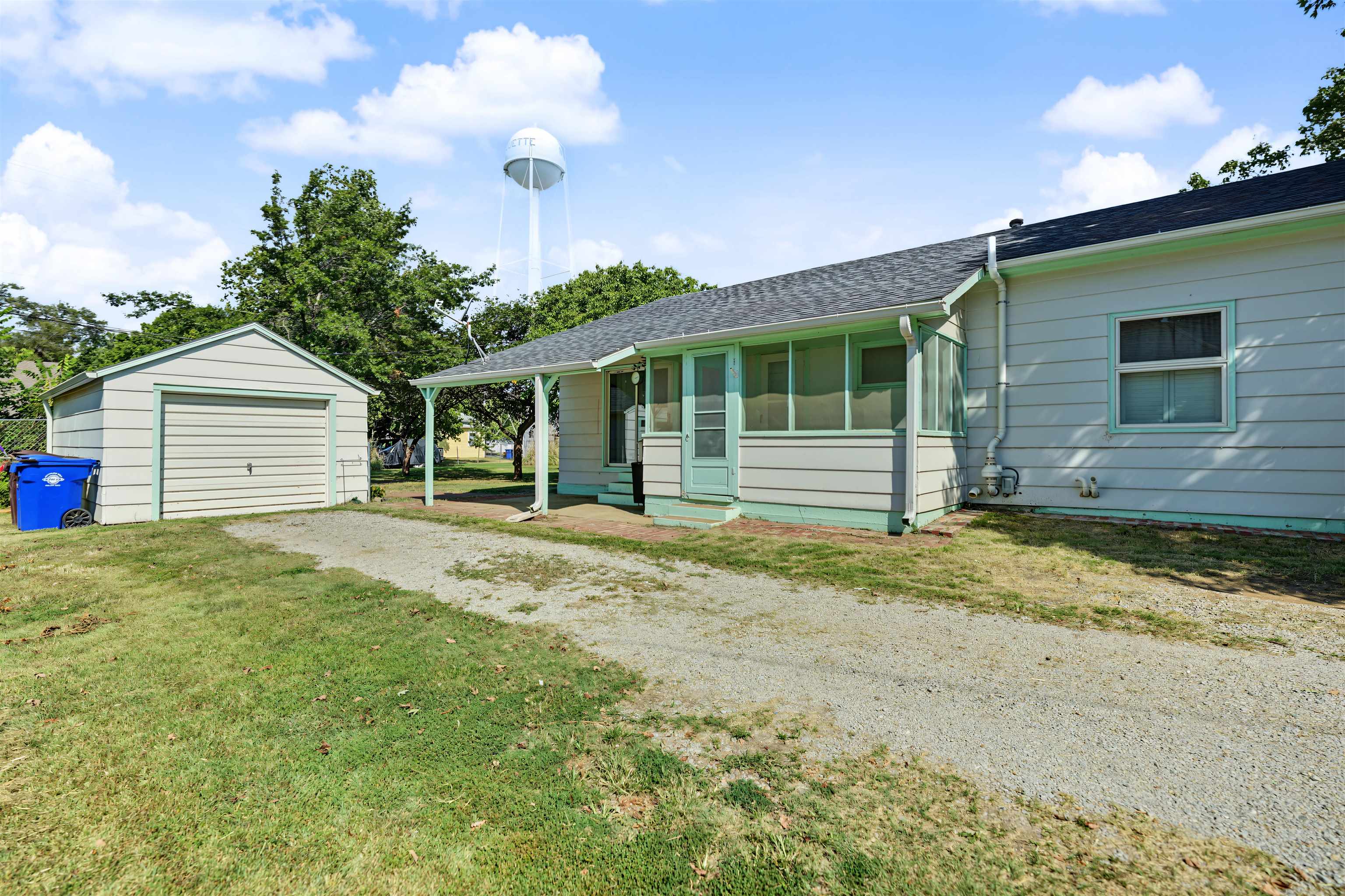 419 N Swedonia Street Property Photo 14