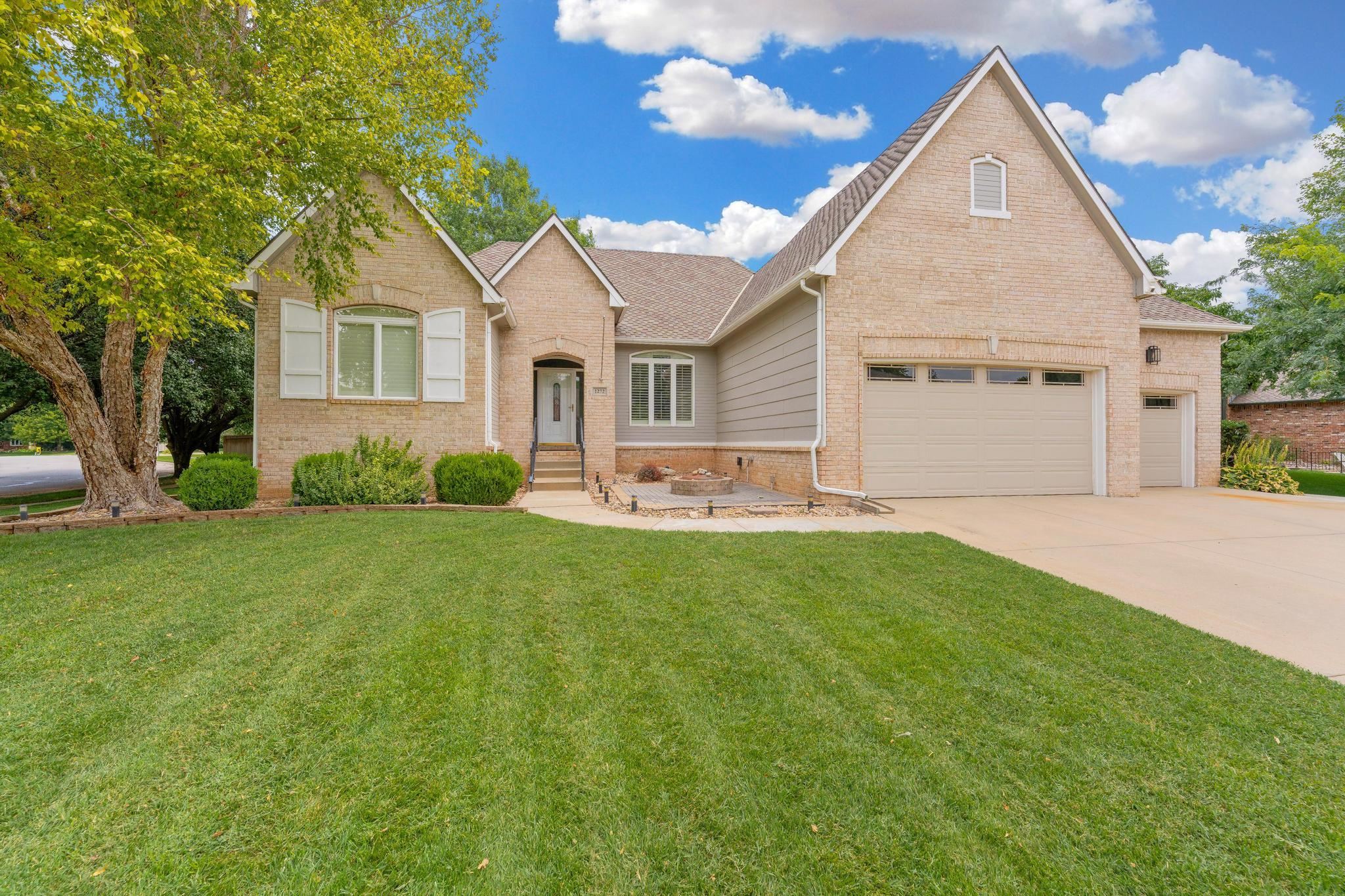 1272 N Hickory Creek Ct Property Photo 1