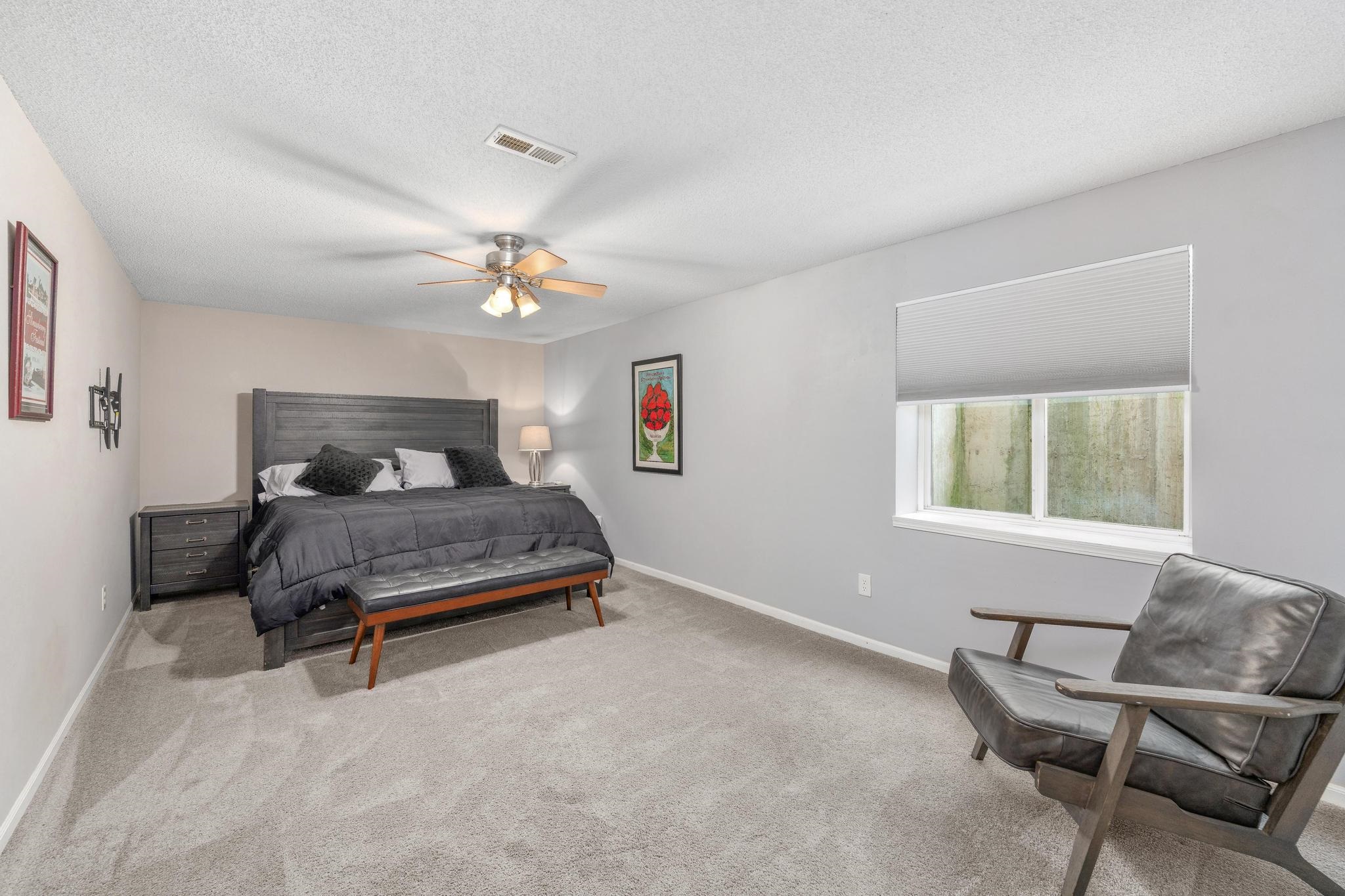 1272 N Hickory Creek Ct Property Photo 28
