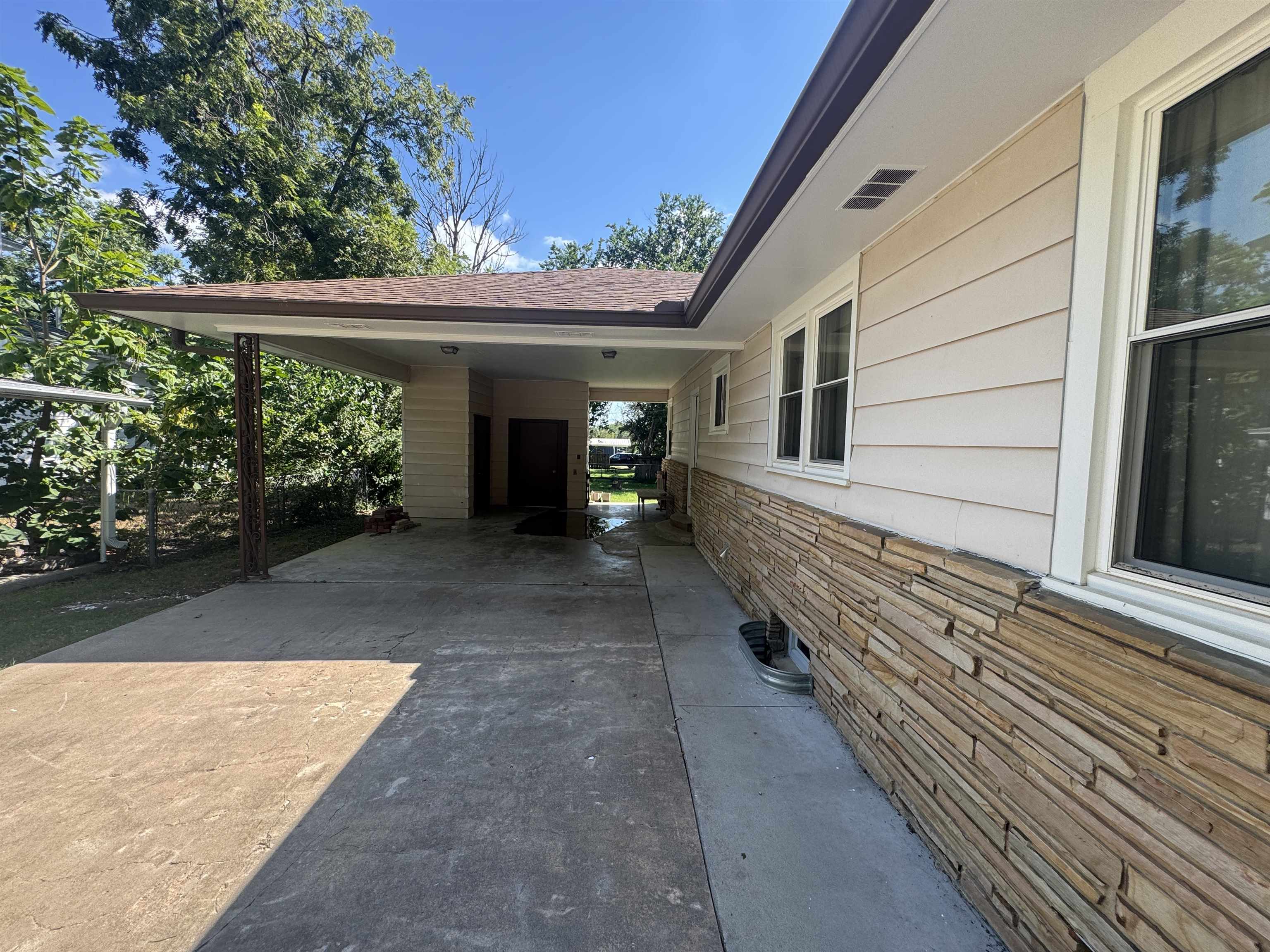 815 E 1st Property Photo 3