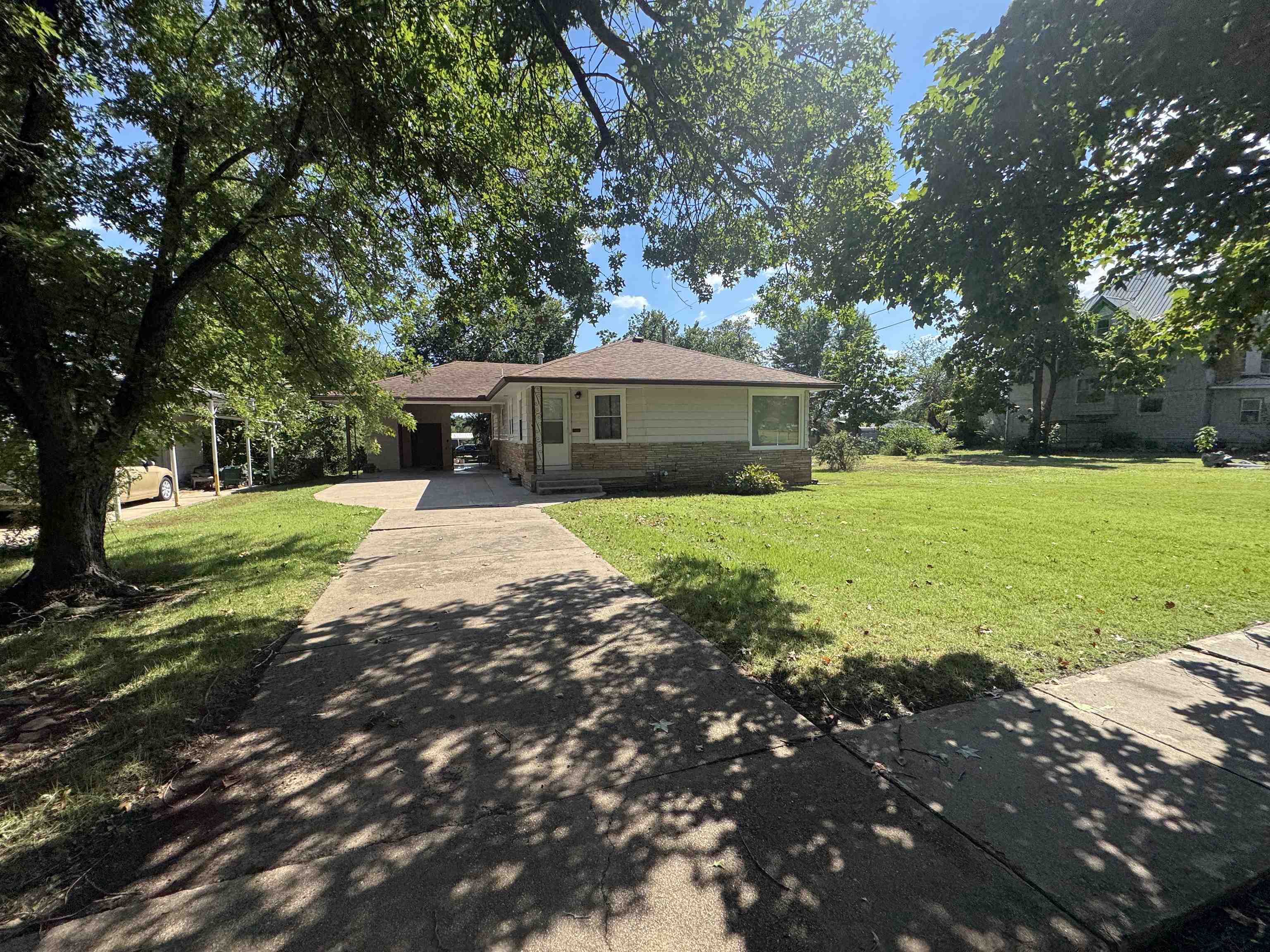 815 E 1st Property Photo 10