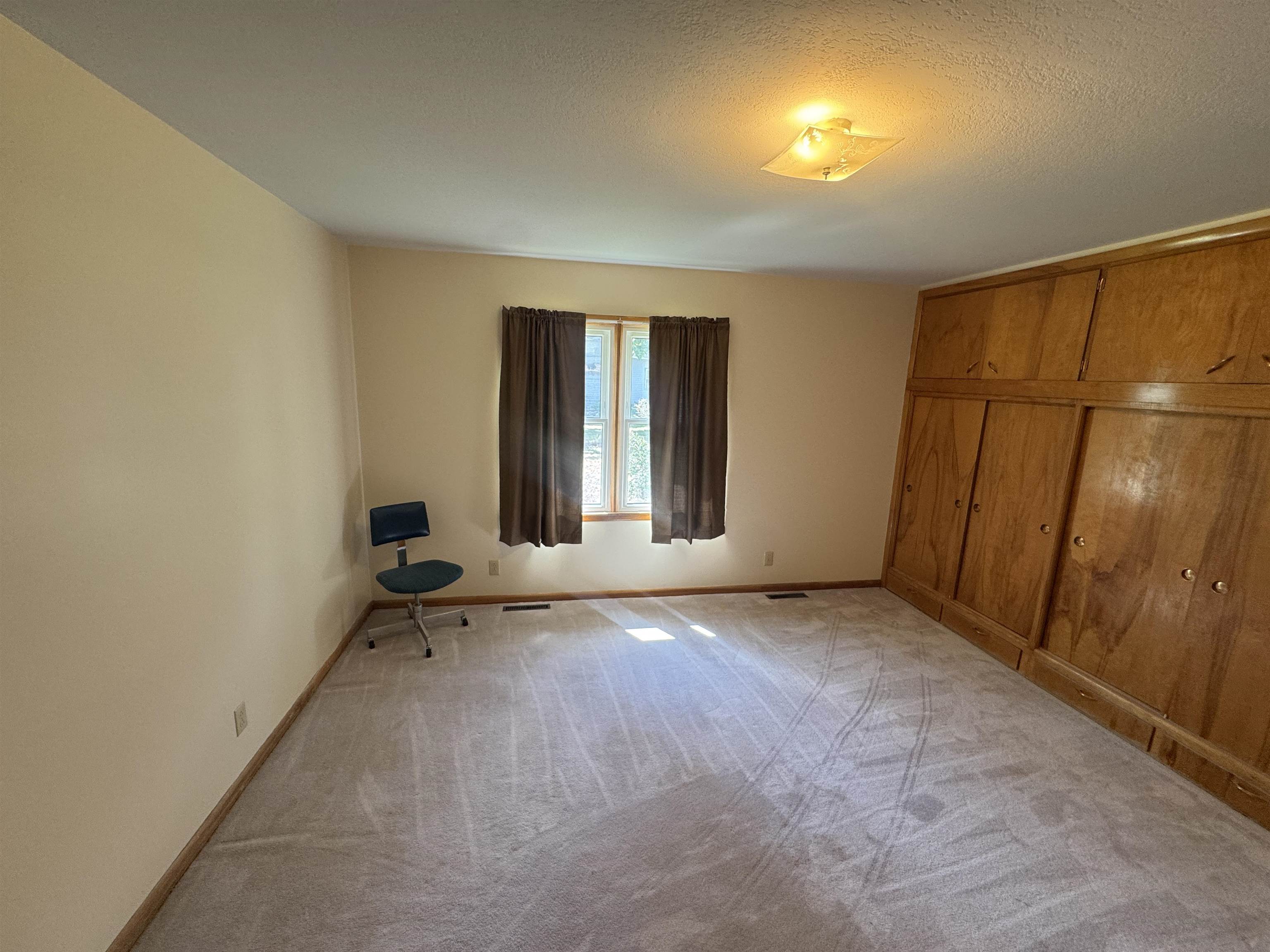 815 E 1st Property Photo 16