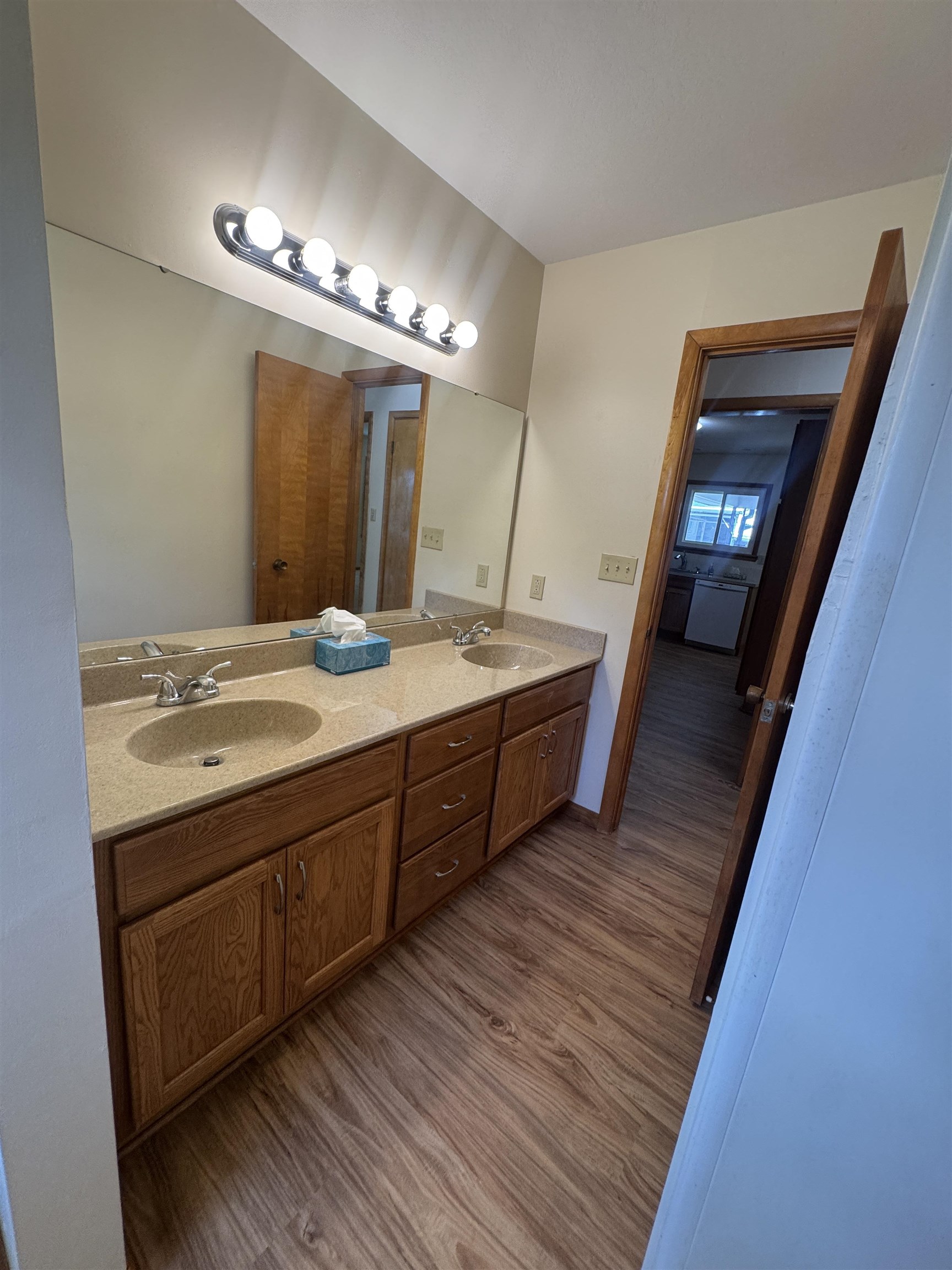 815 E 1st Property Photo 17