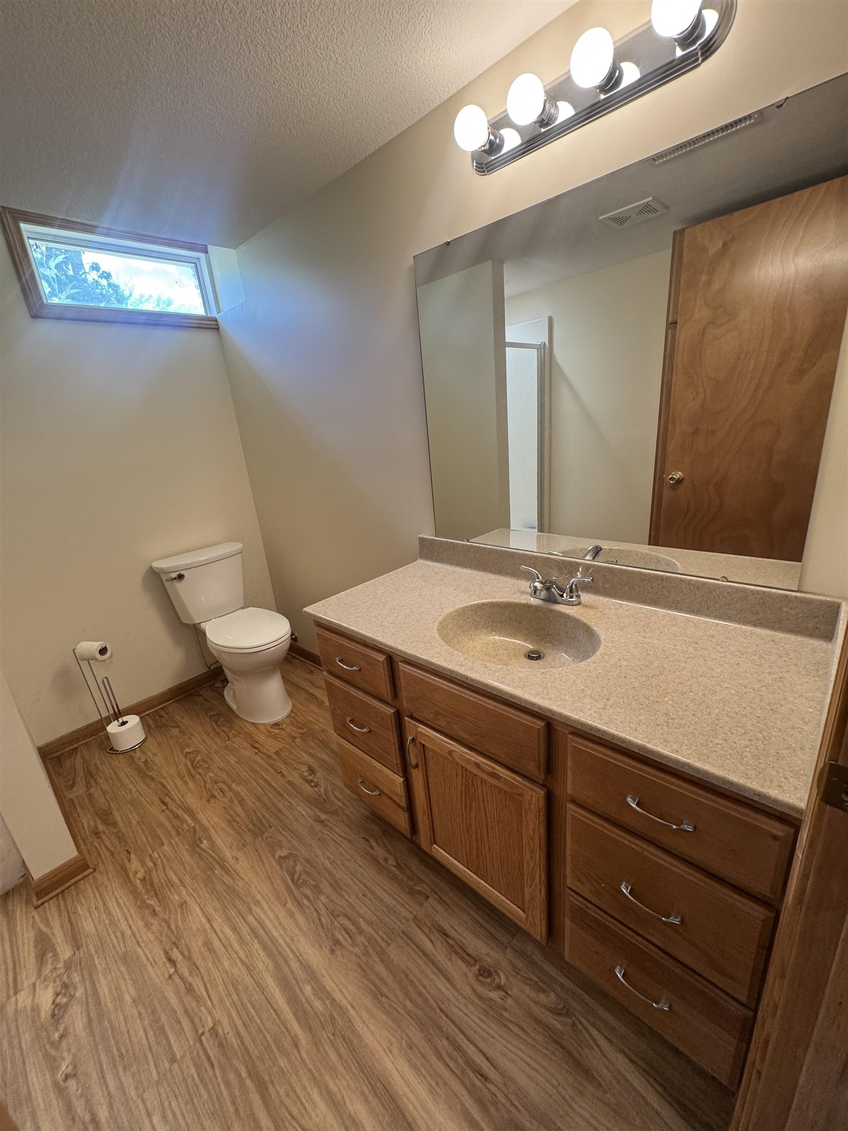 815 E 1st Property Photo 19