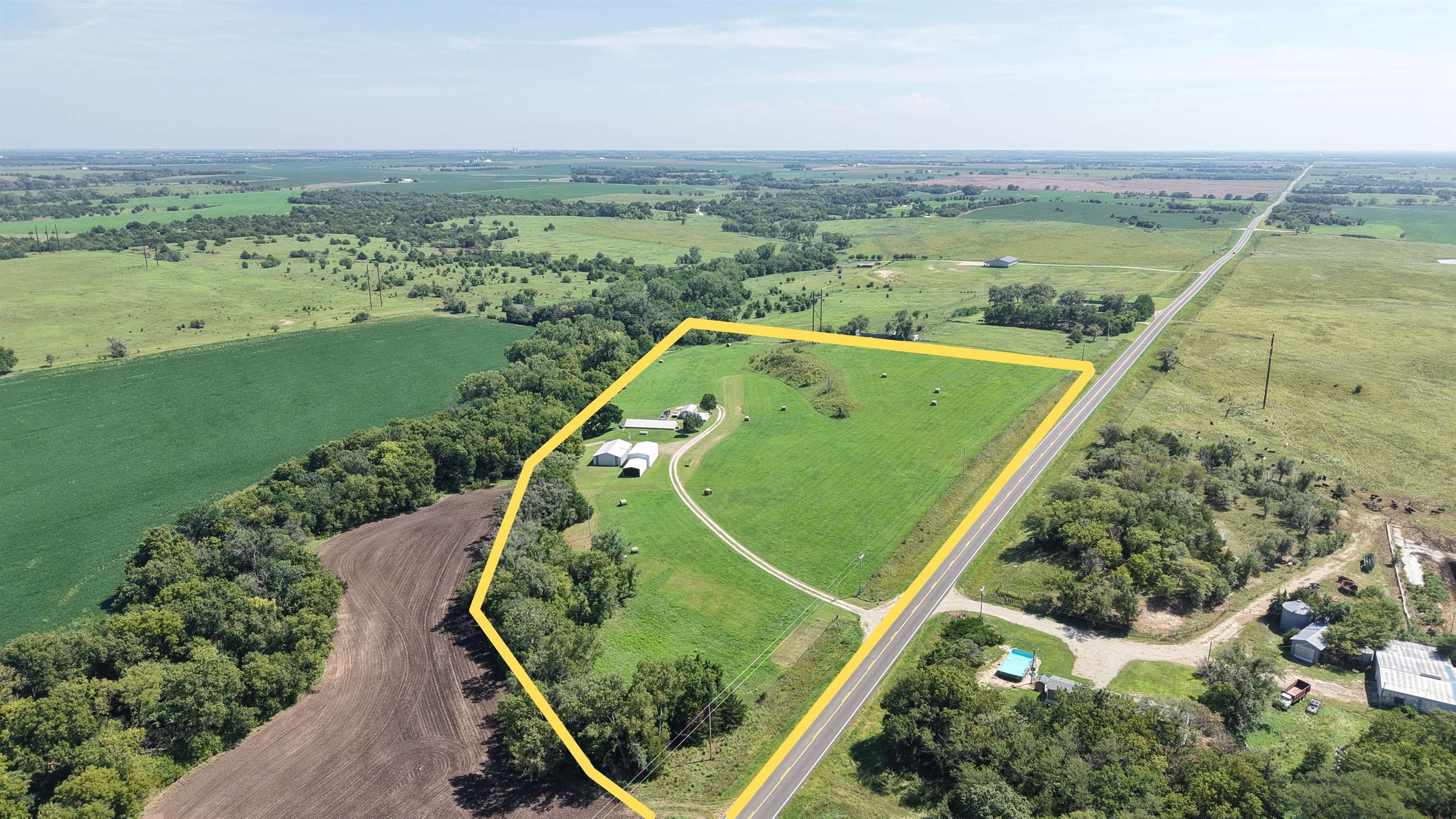 1766 Jeep Road Property Photo 2