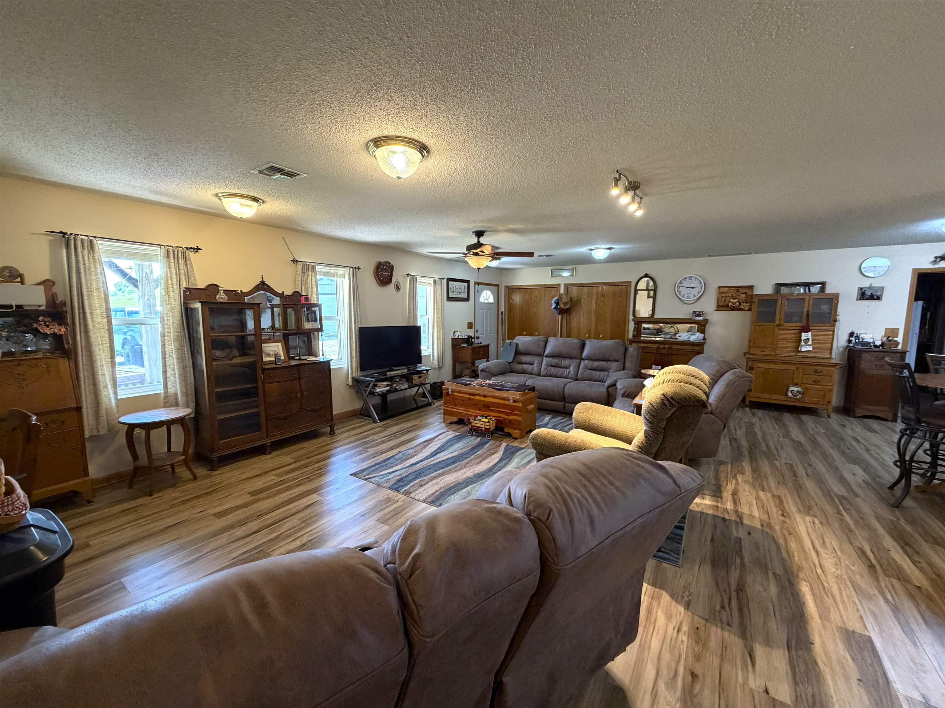 1766 Jeep Road Property Photo 3