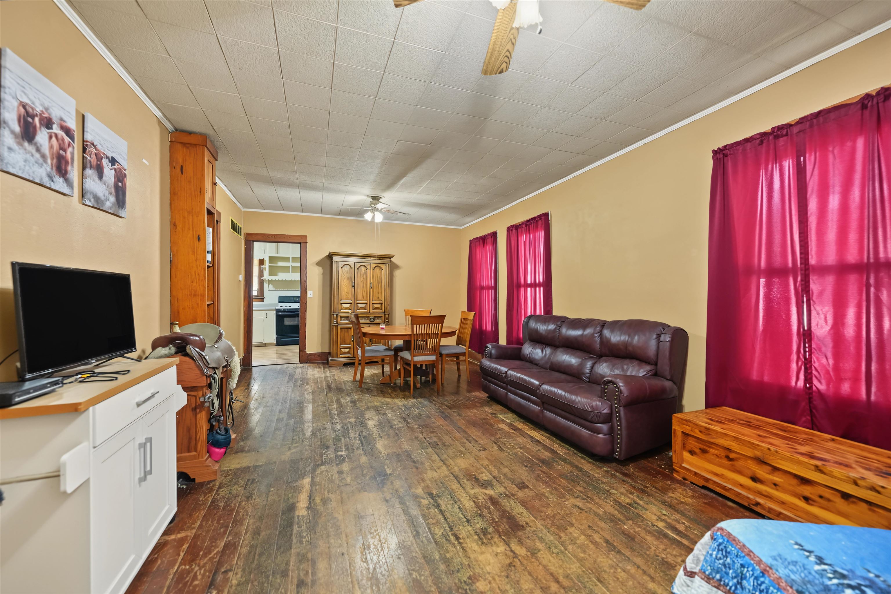 121 N Swedonia Street Property Photo 2