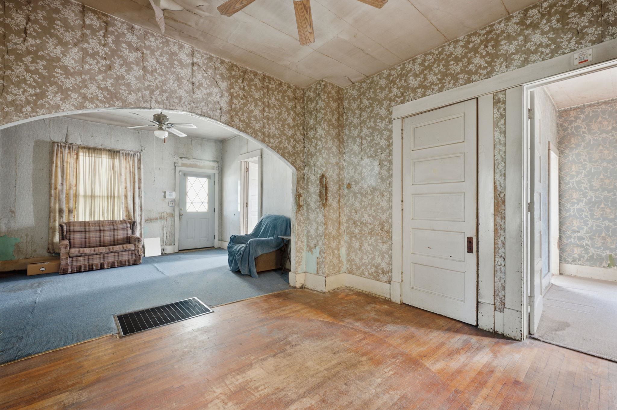 345 N Grove Property Photo 11