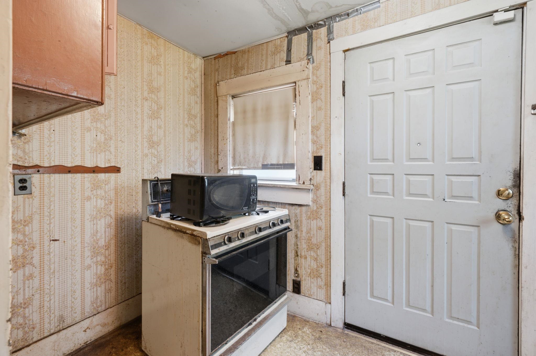 345 N Grove Property Photo 12