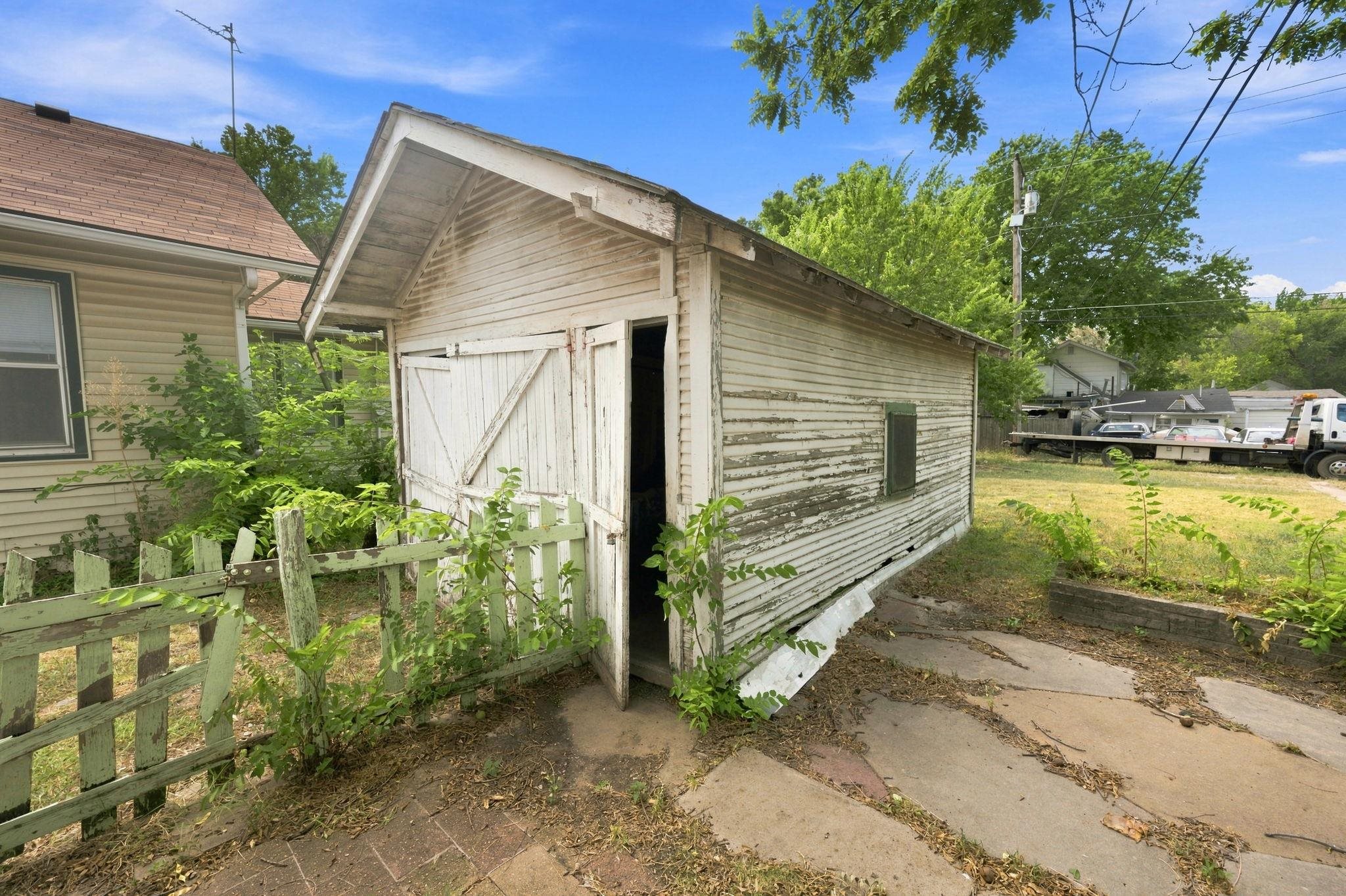345 N Grove Property Photo 27