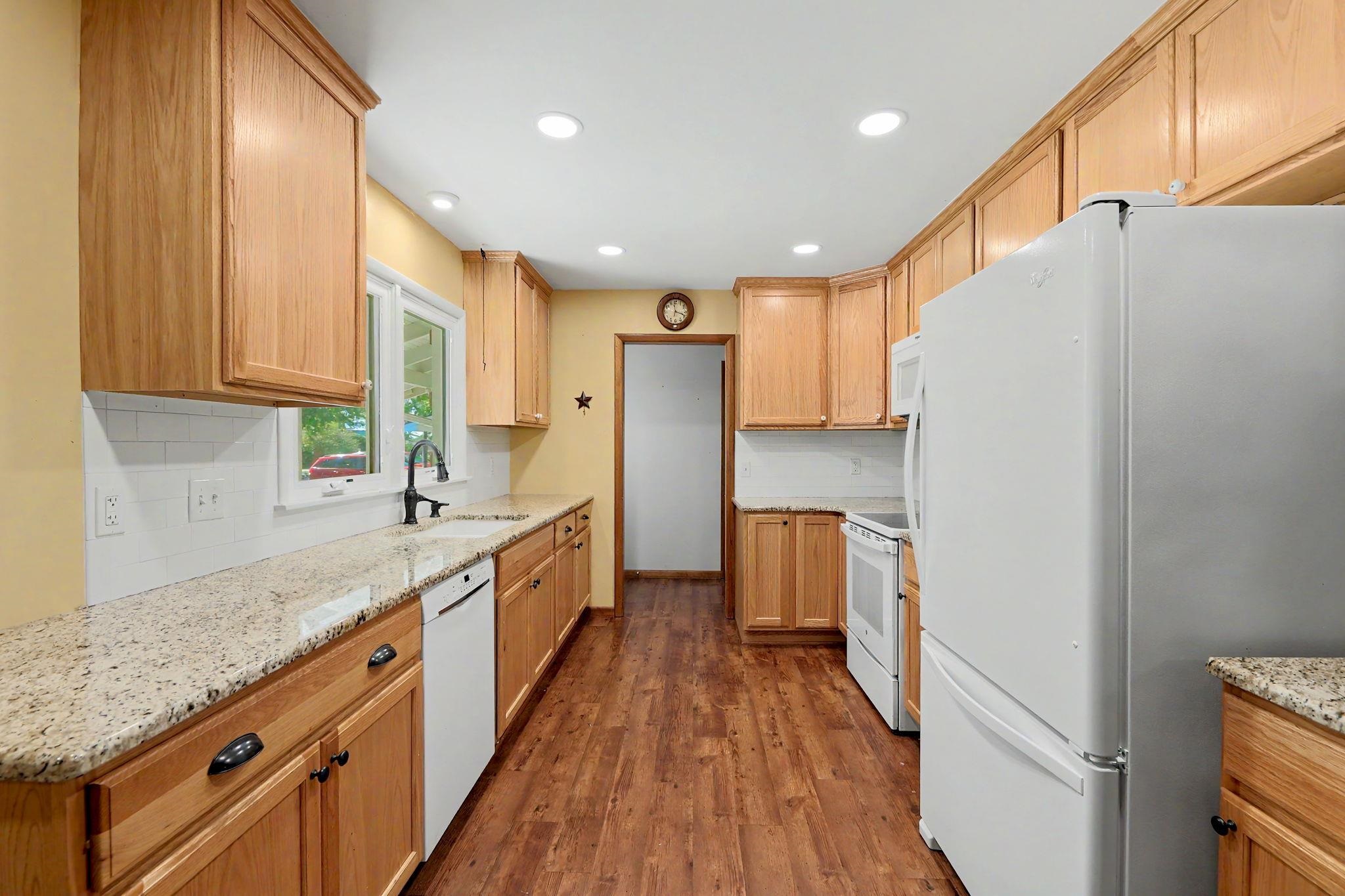 713 N Farmington Dr. Property Photo 5
