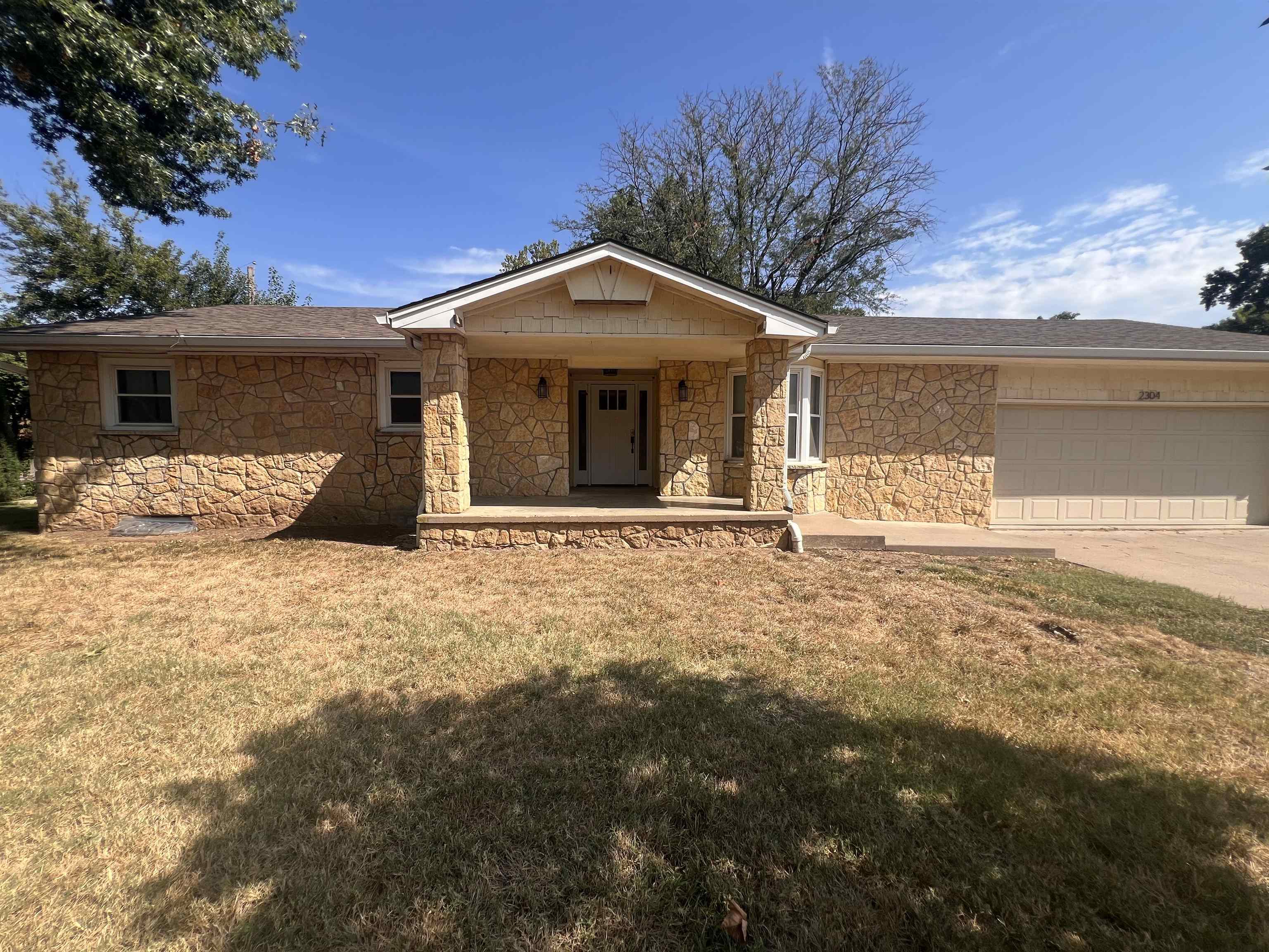 2304 Star St Property Photo 2