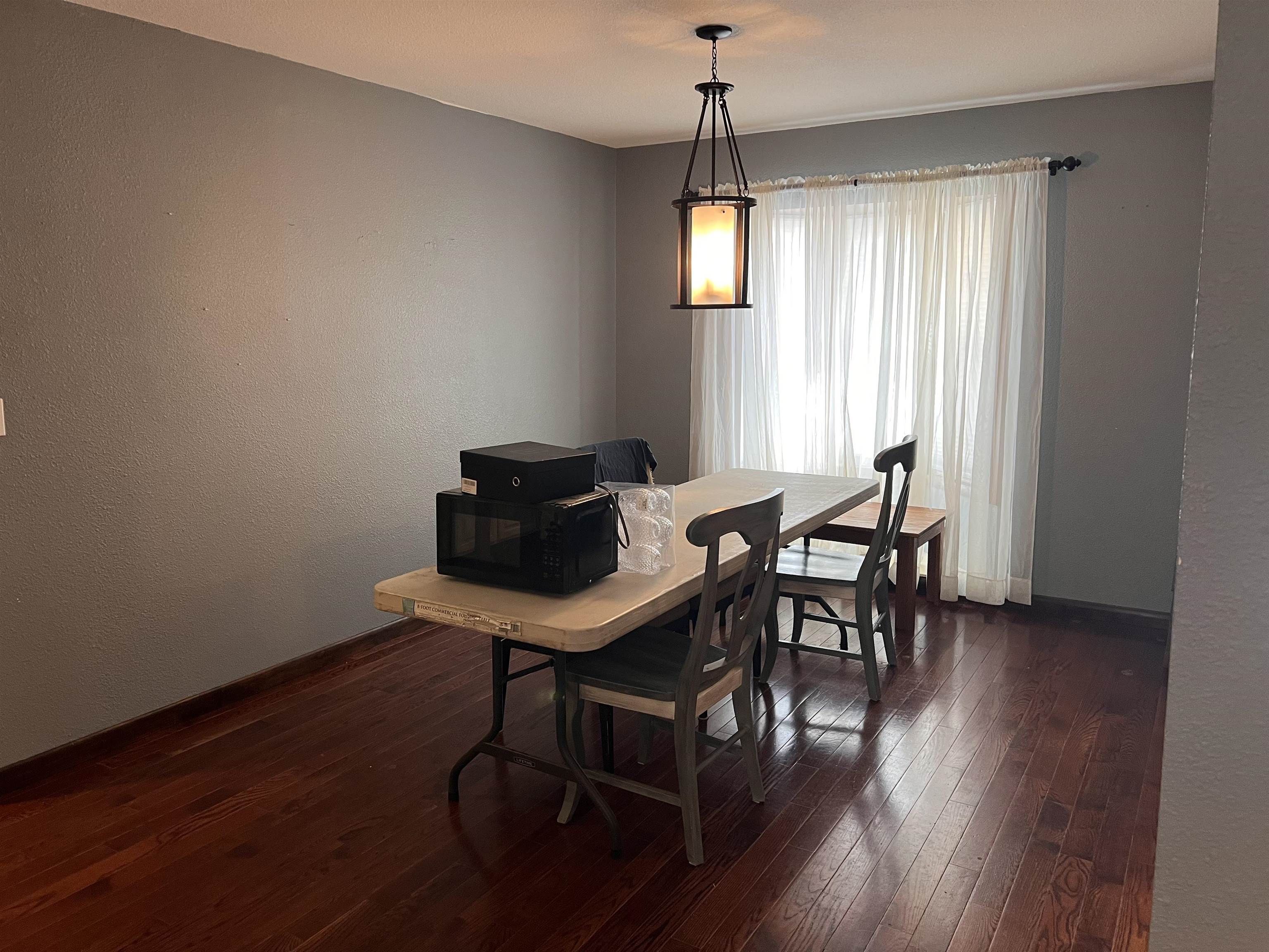 2304 Star St Property Photo 5