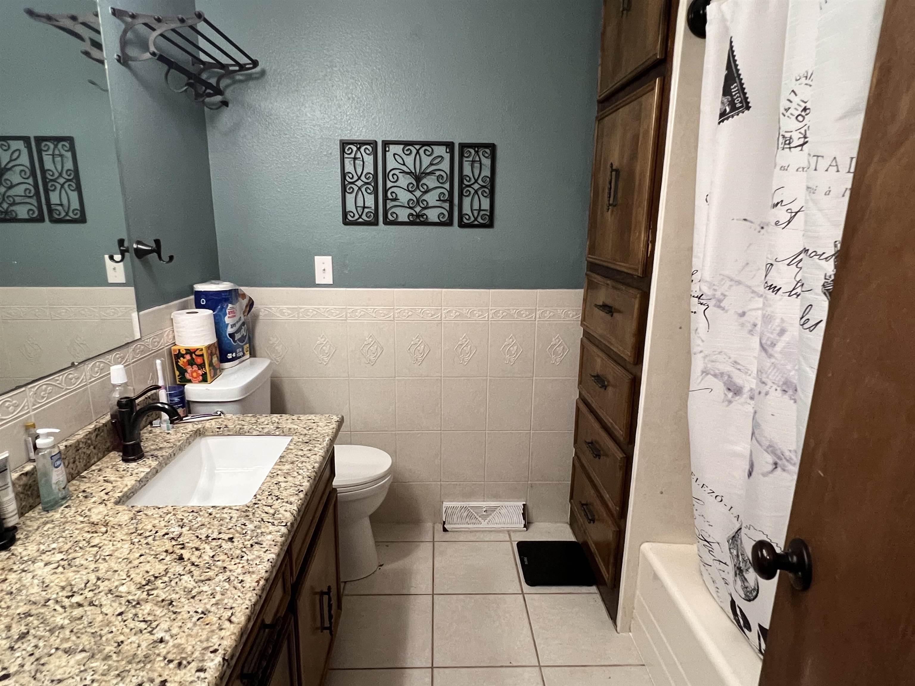 2304 Star St Property Photo 7