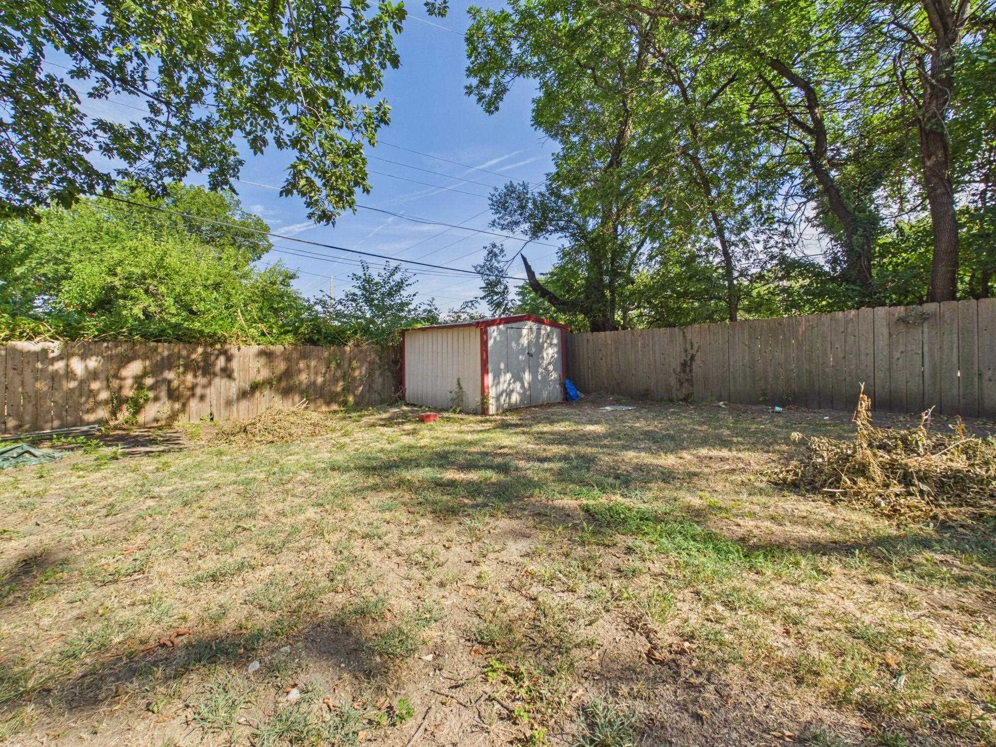 1408 N Vassar Ave Property Photo 15