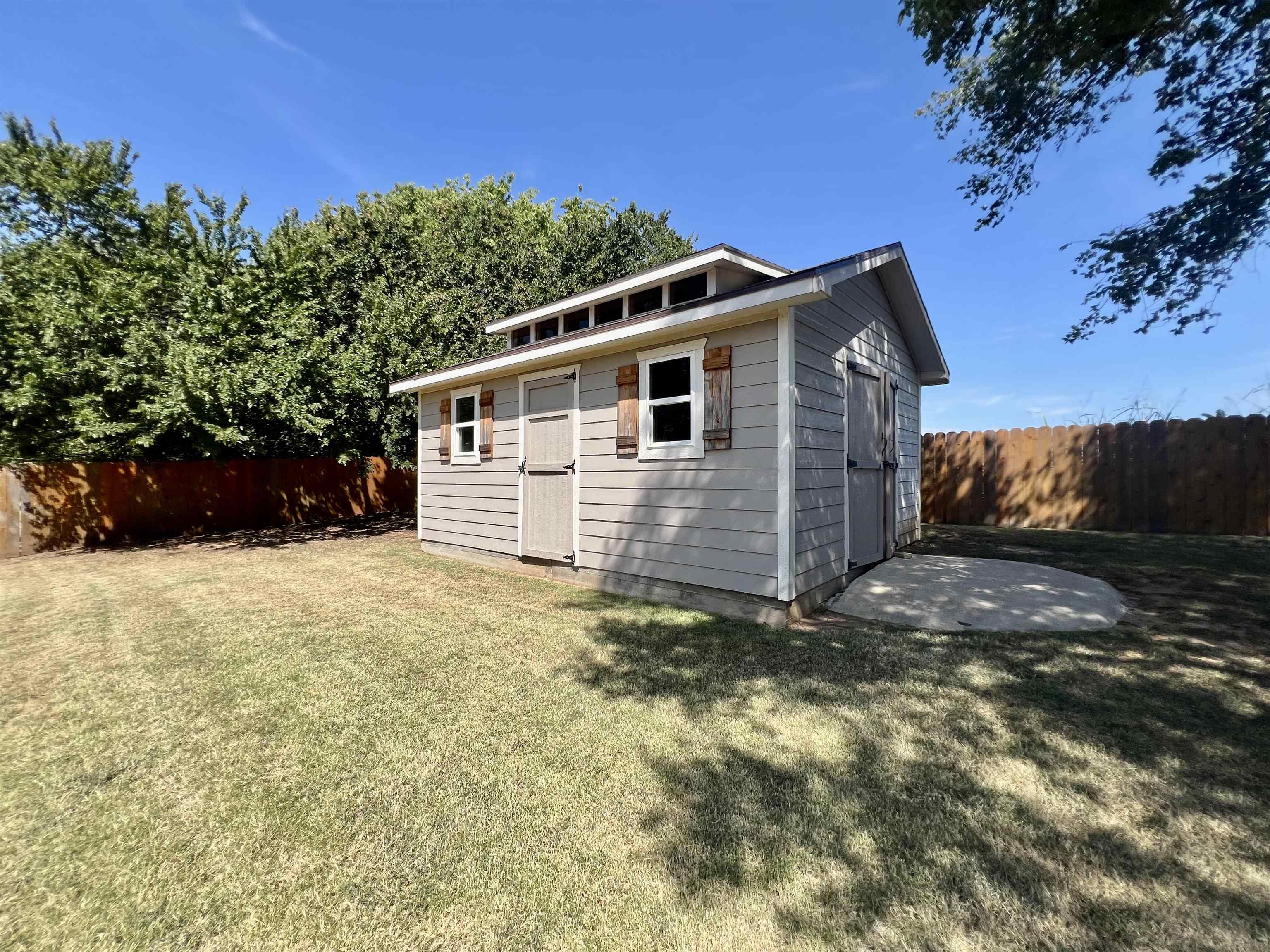 1100 Forrest Glenn Property Photo 32