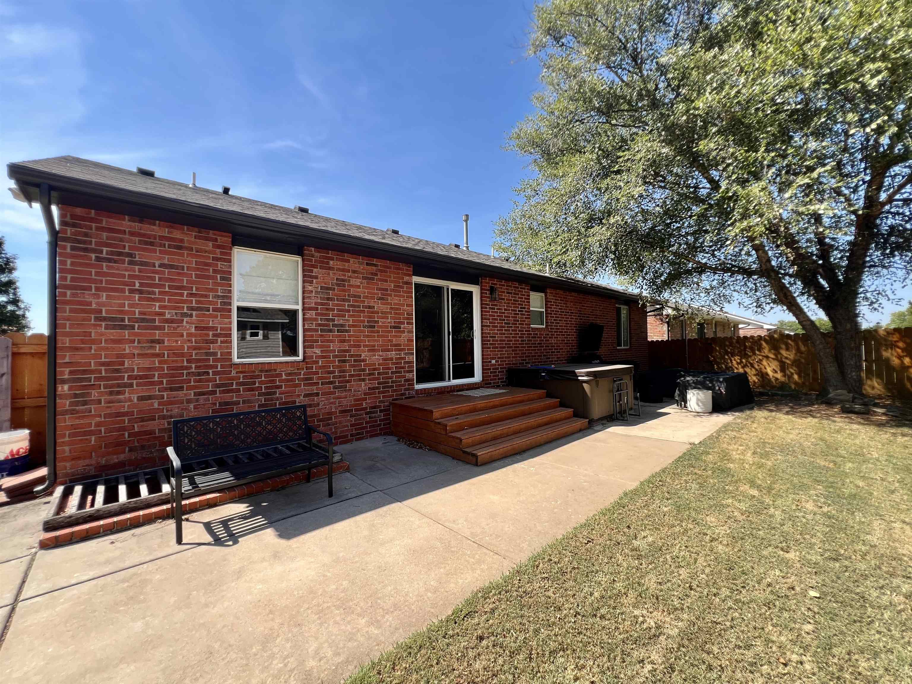 1100 Forrest Glenn Property Photo 33