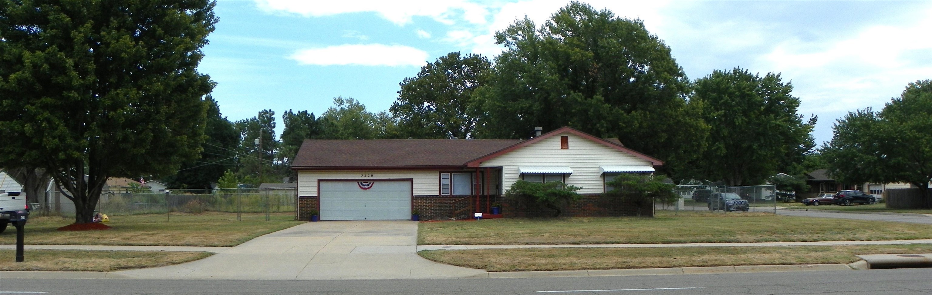 5320 S Seneca St. Property Photo 7