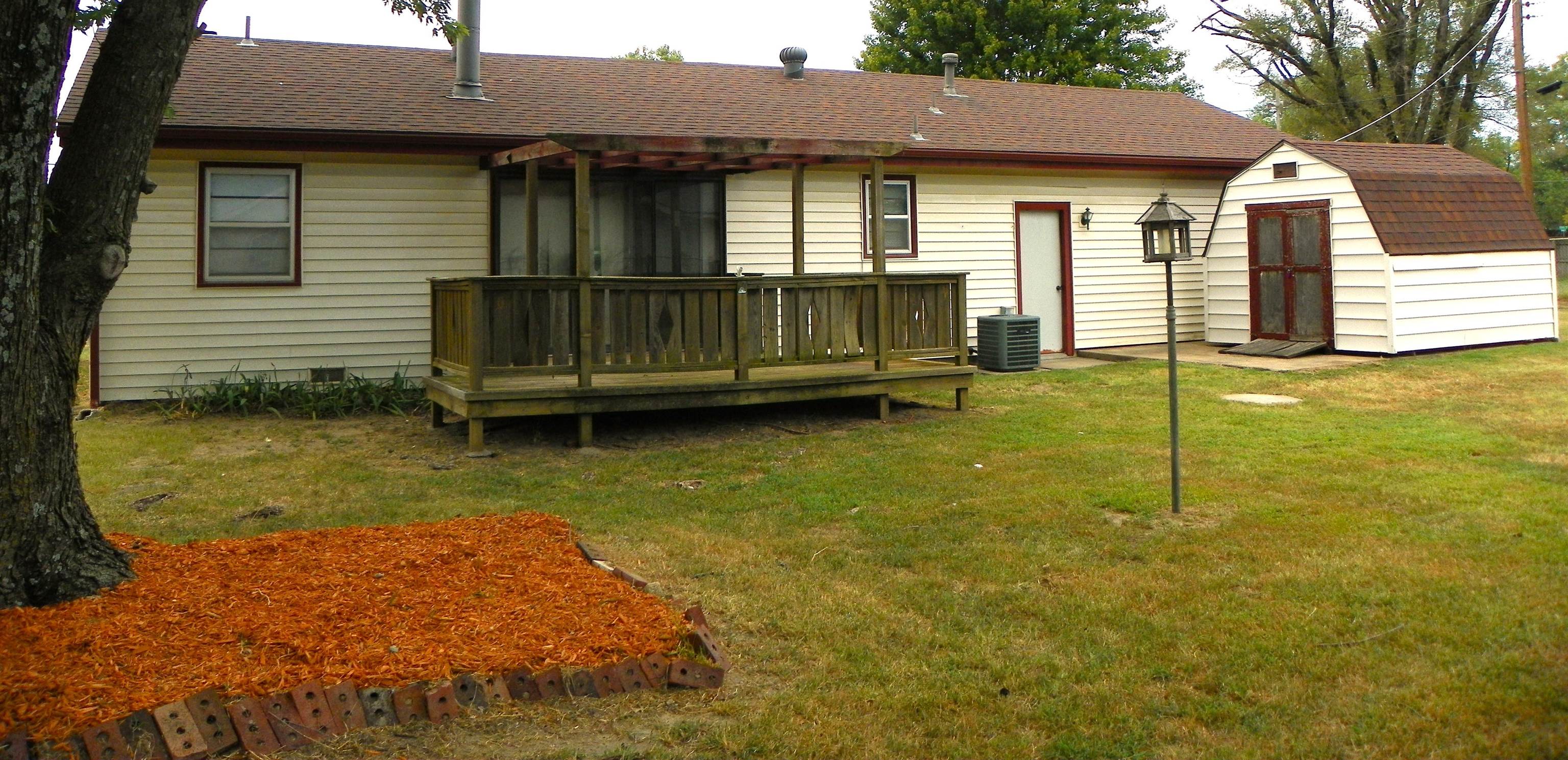 5320 S Seneca St. Property Photo 8