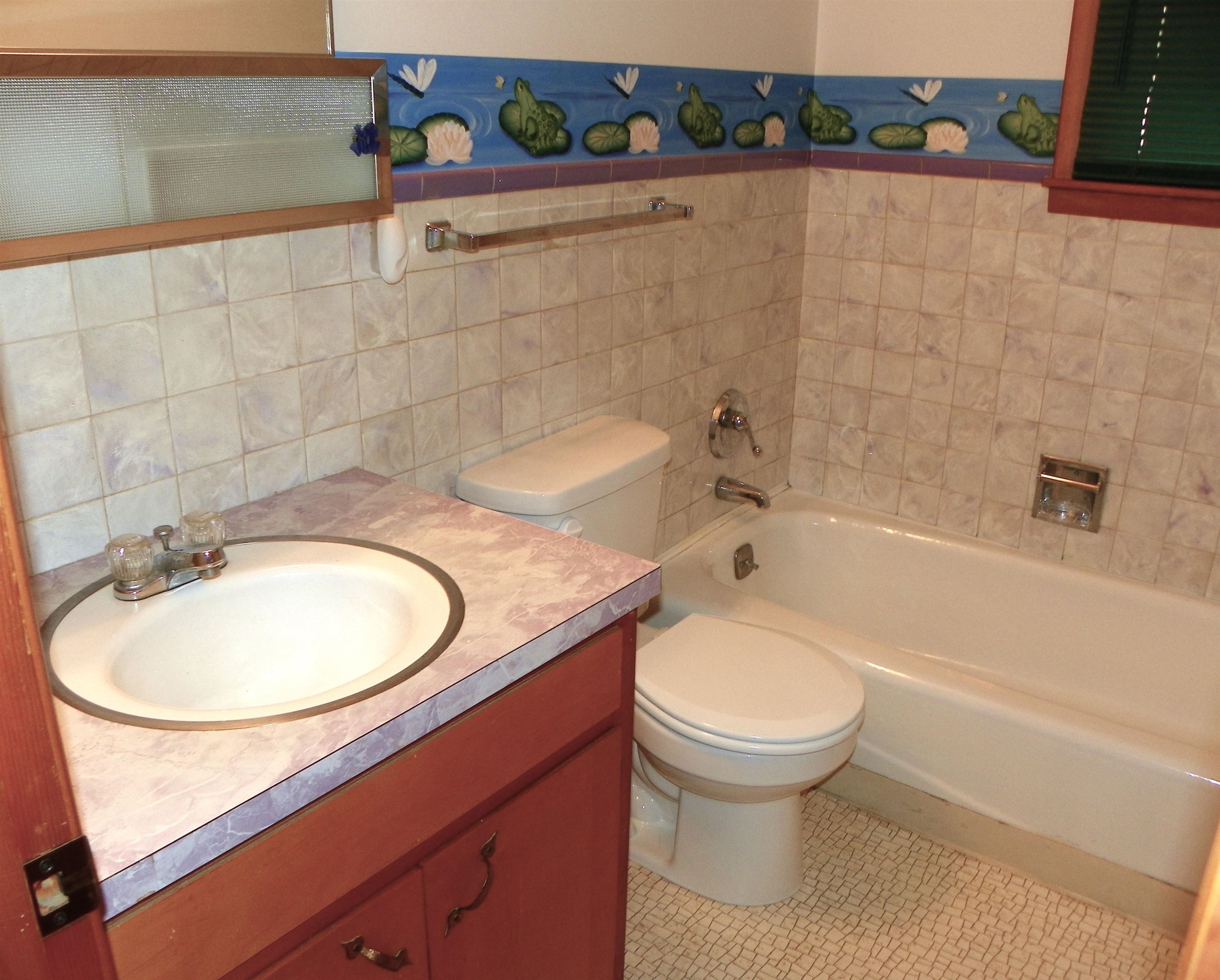 5320 S Seneca St. Property Photo 9