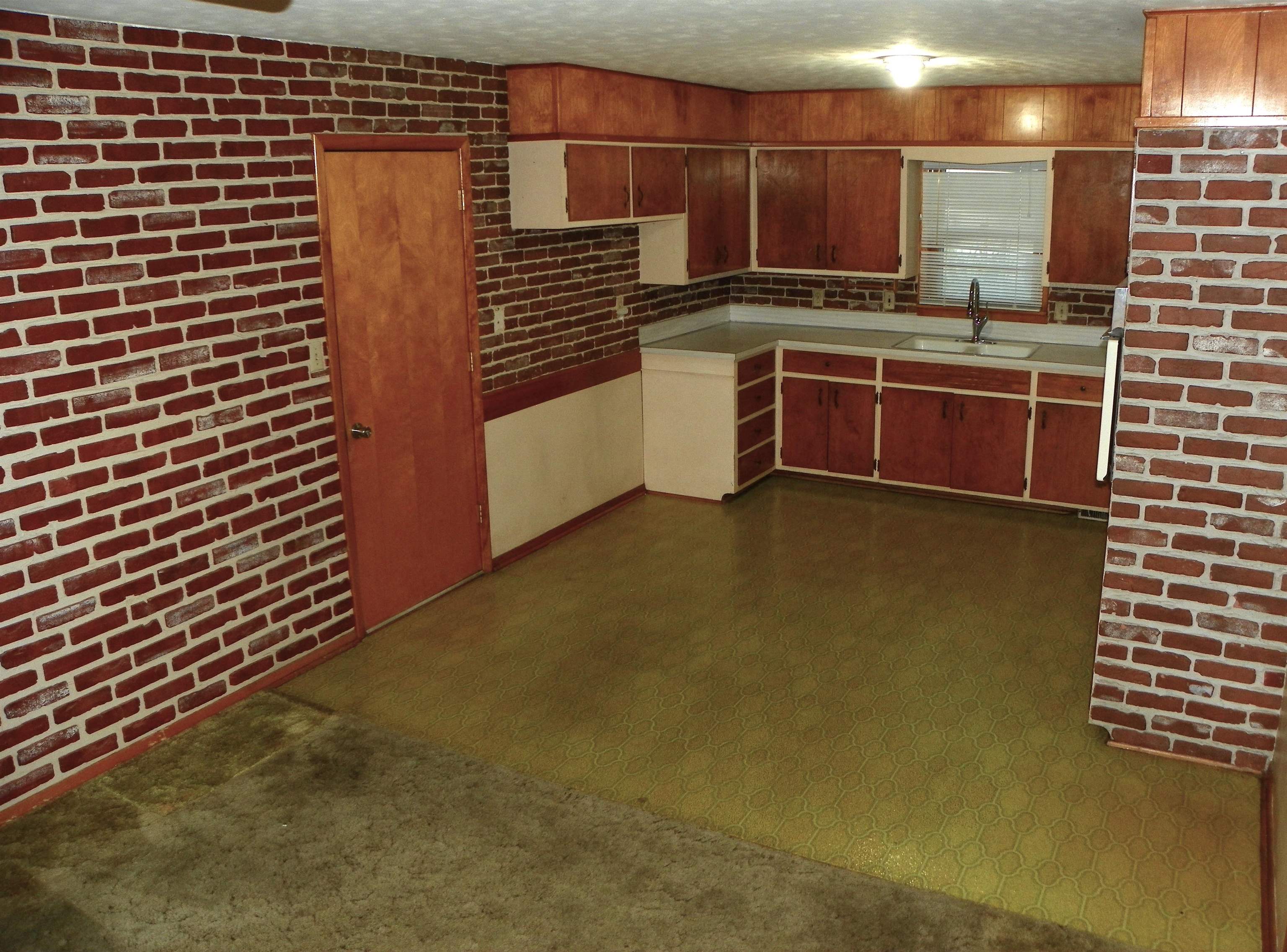 5320 S Seneca St. Property Photo 11