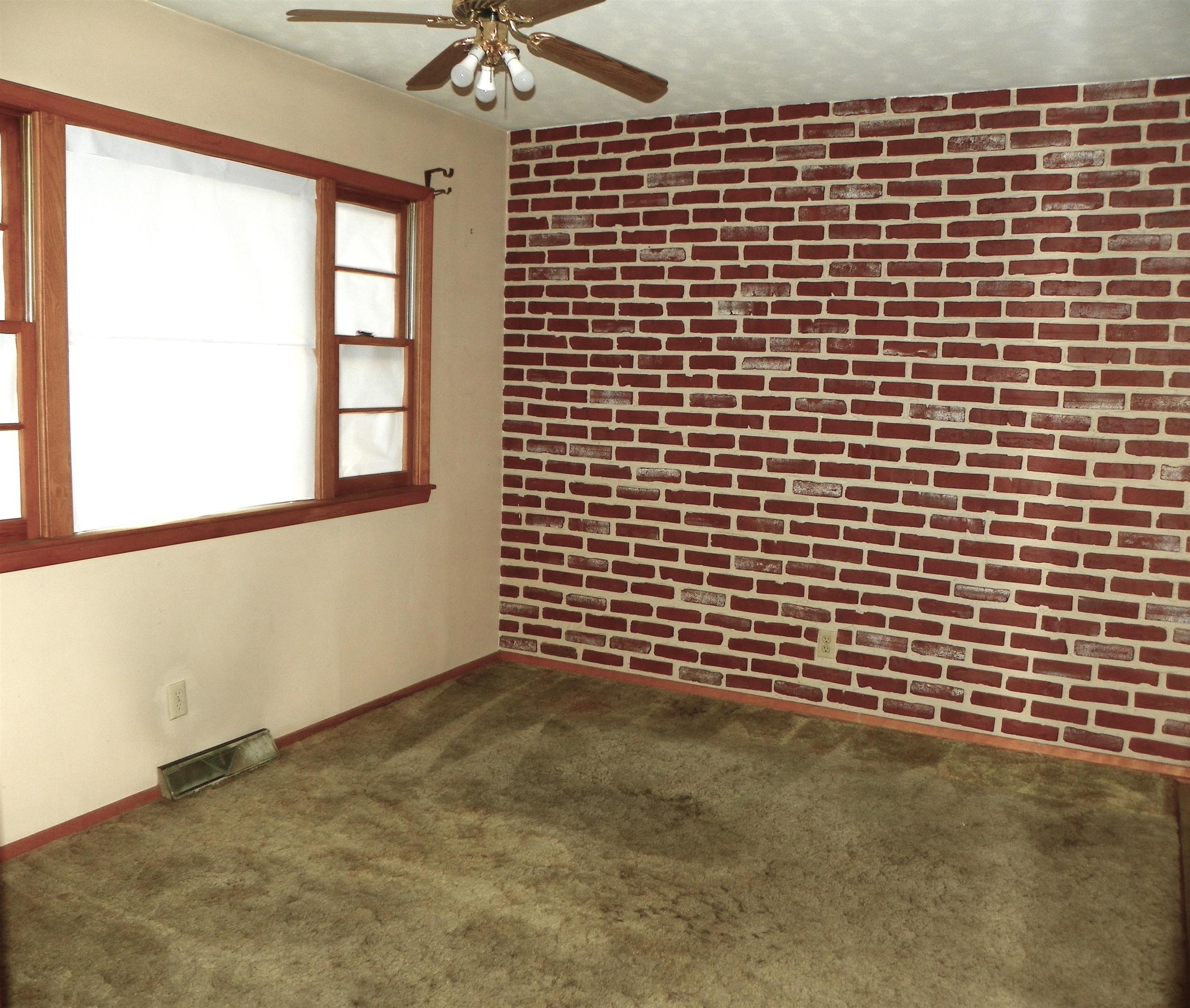 5320 S Seneca St. Property Photo 12