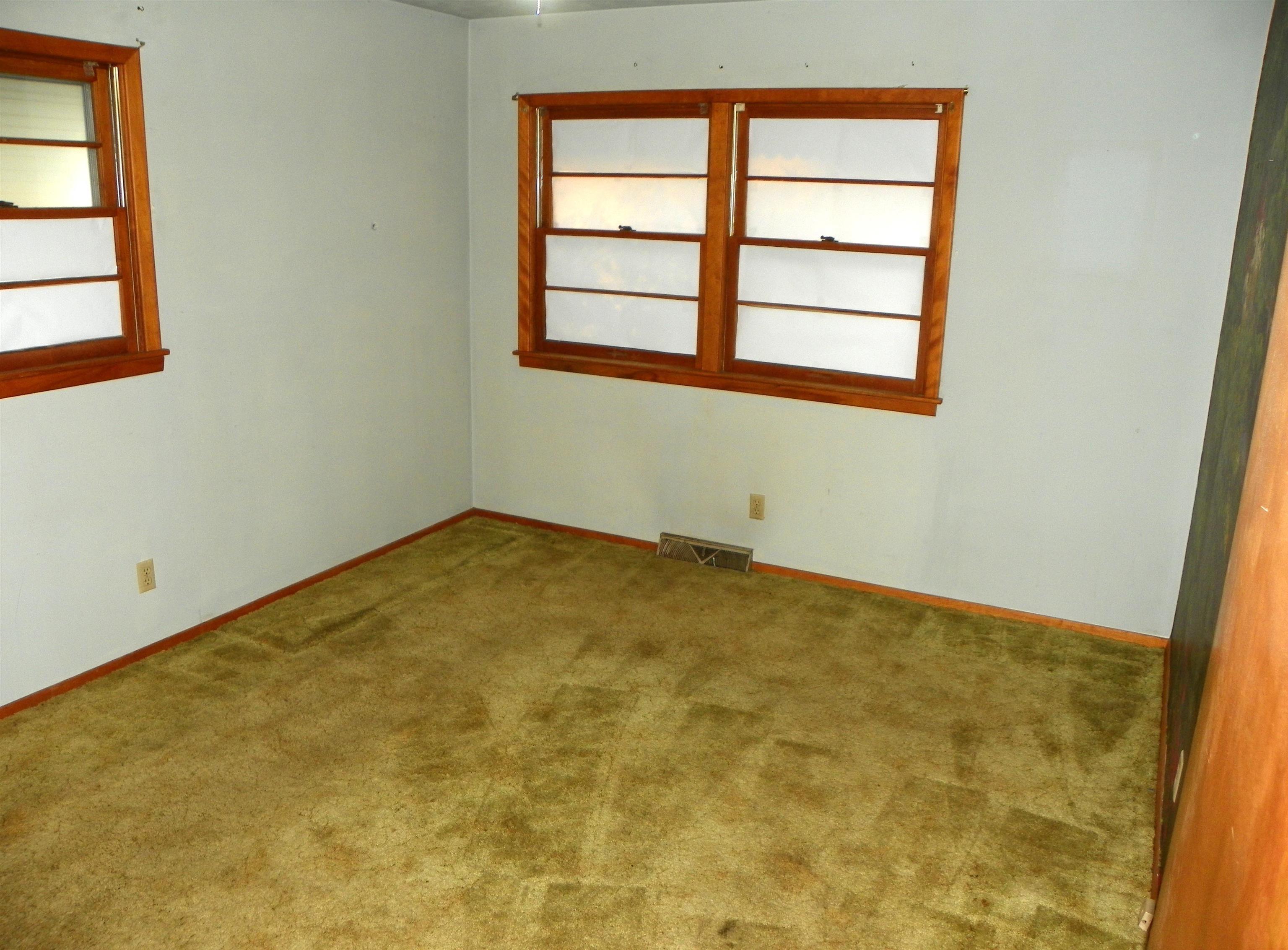 5320 S Seneca St. Property Photo 19