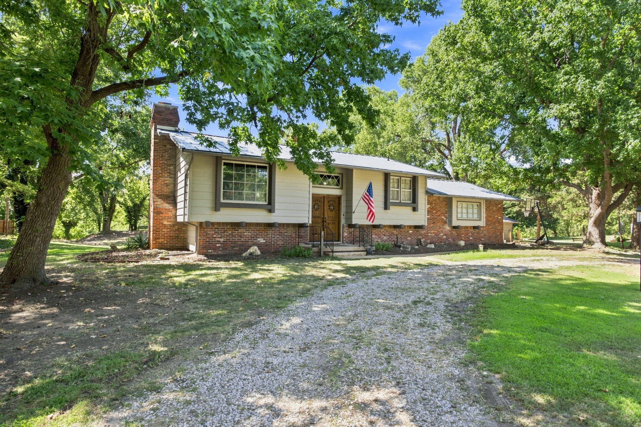 1231 S Sheridan Ave Property Photo 1