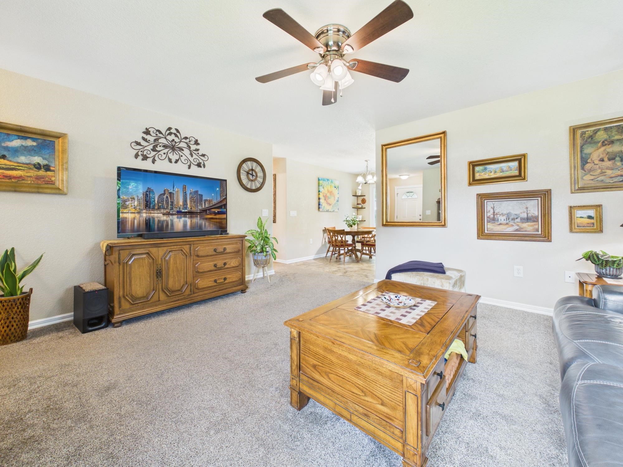 1105 N Ada St Property Photo 5