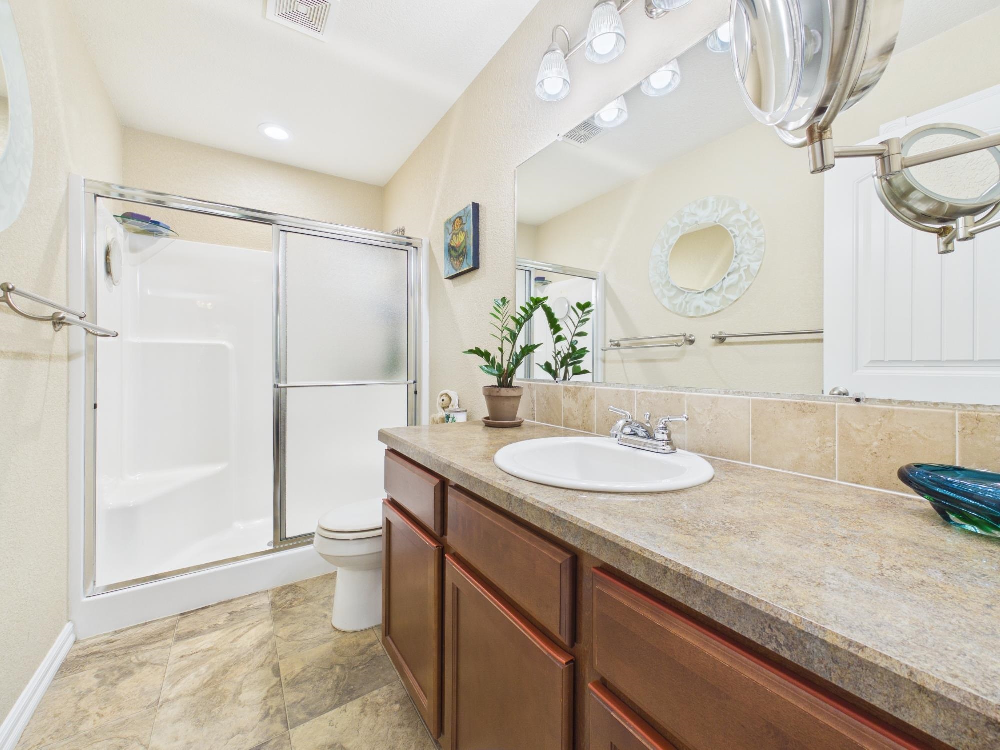 1105 N Ada St Property Photo 11