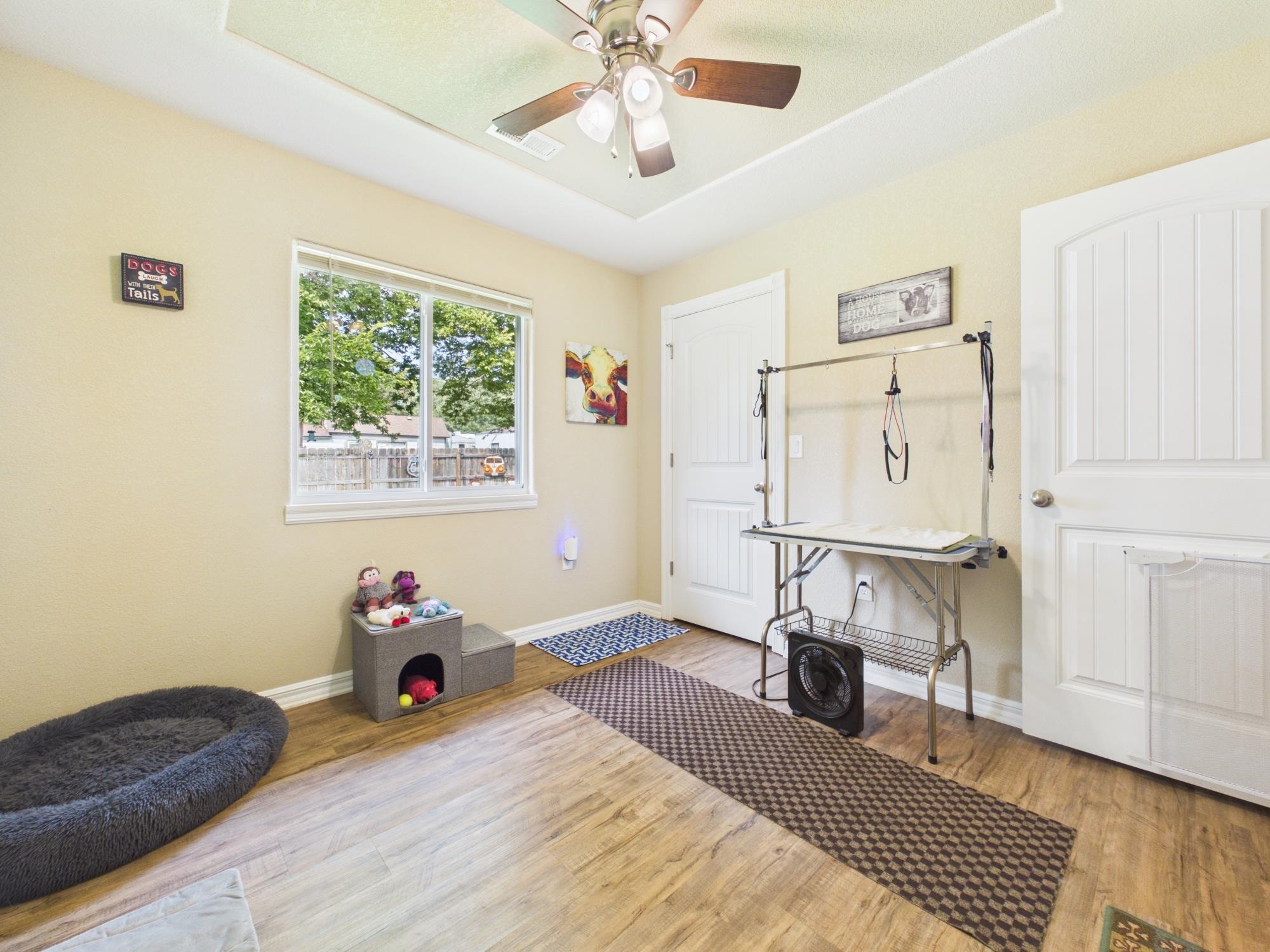 1105 N Ada St Property Photo 17