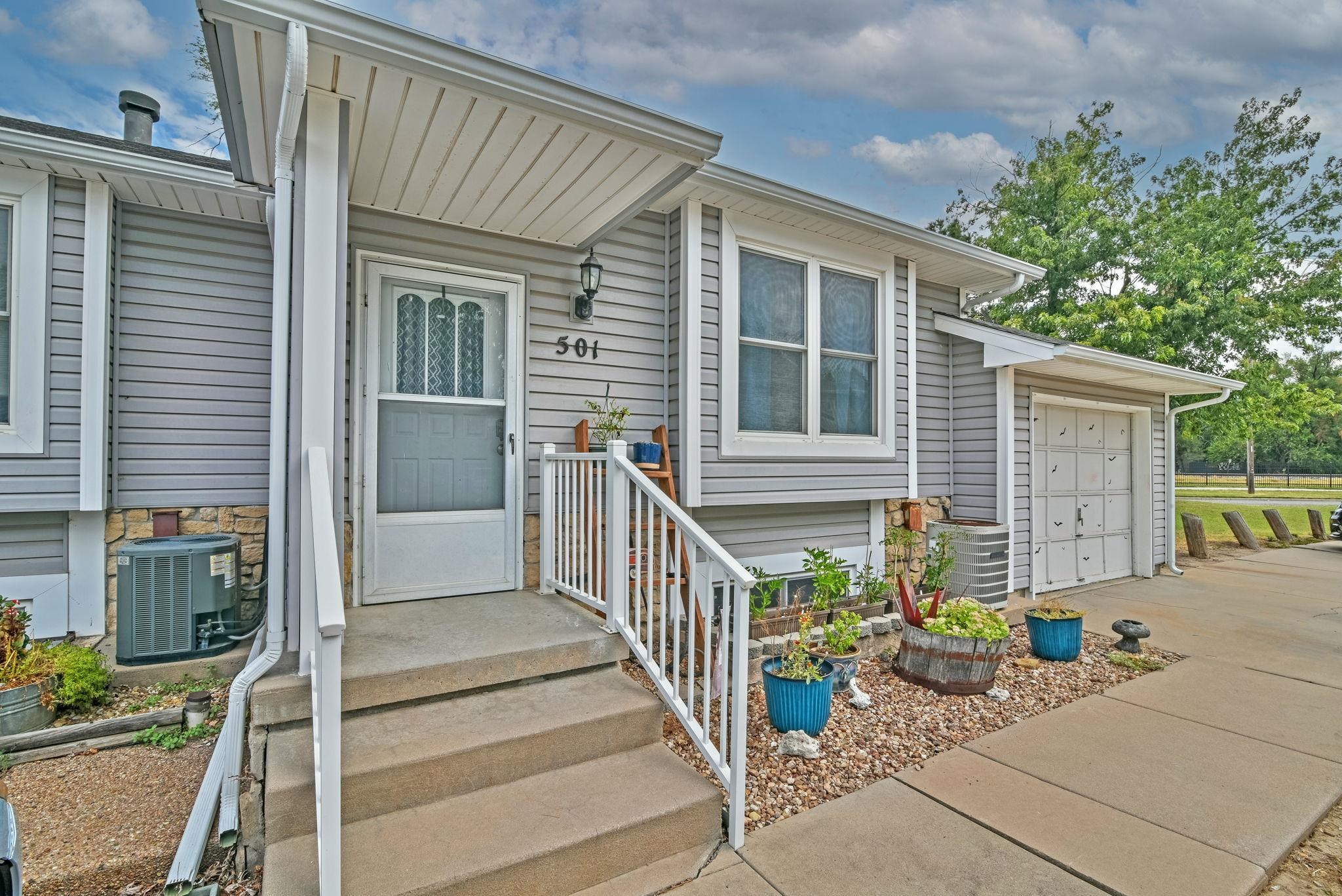 4115 W Zoo Blvd Property Photo 3