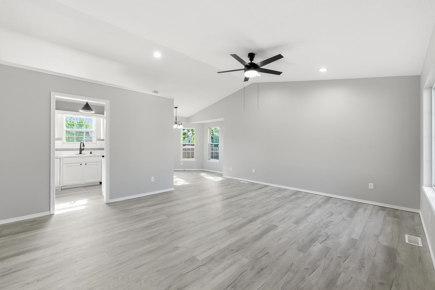 1826 S Mars Property Photo 4