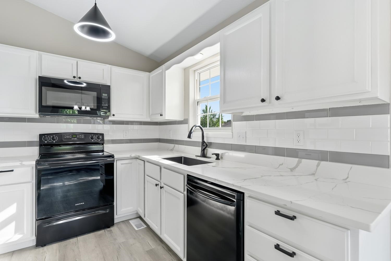 1826 S Mars Property Photo 8