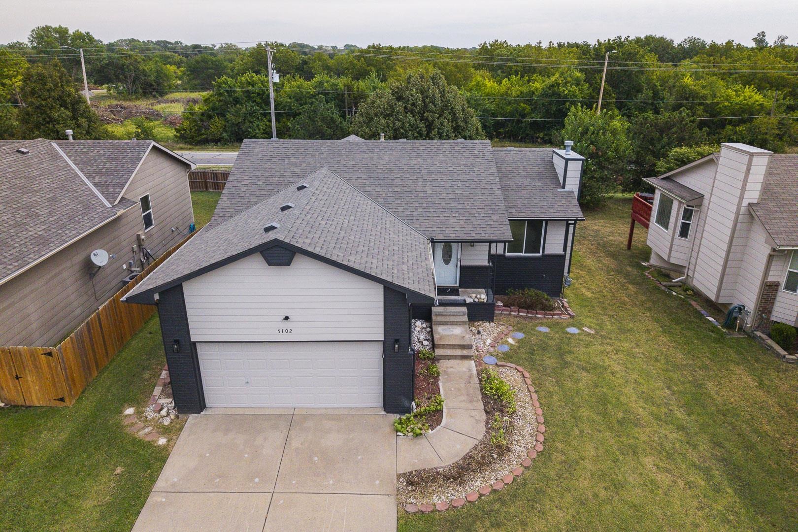 5102 N Blackhawk St. Property Photo 4