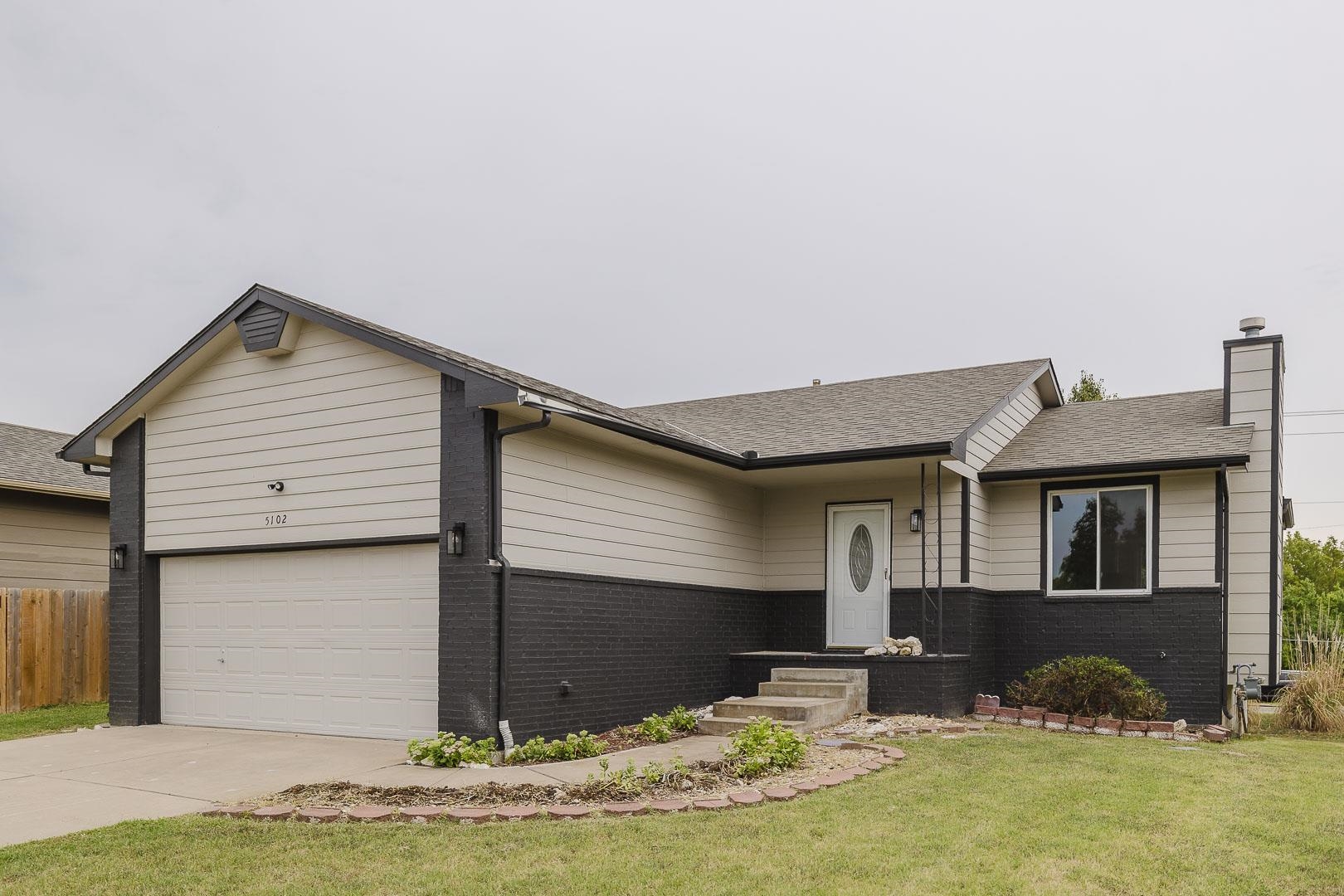 5102 N Blackhawk St. Property Photo 5