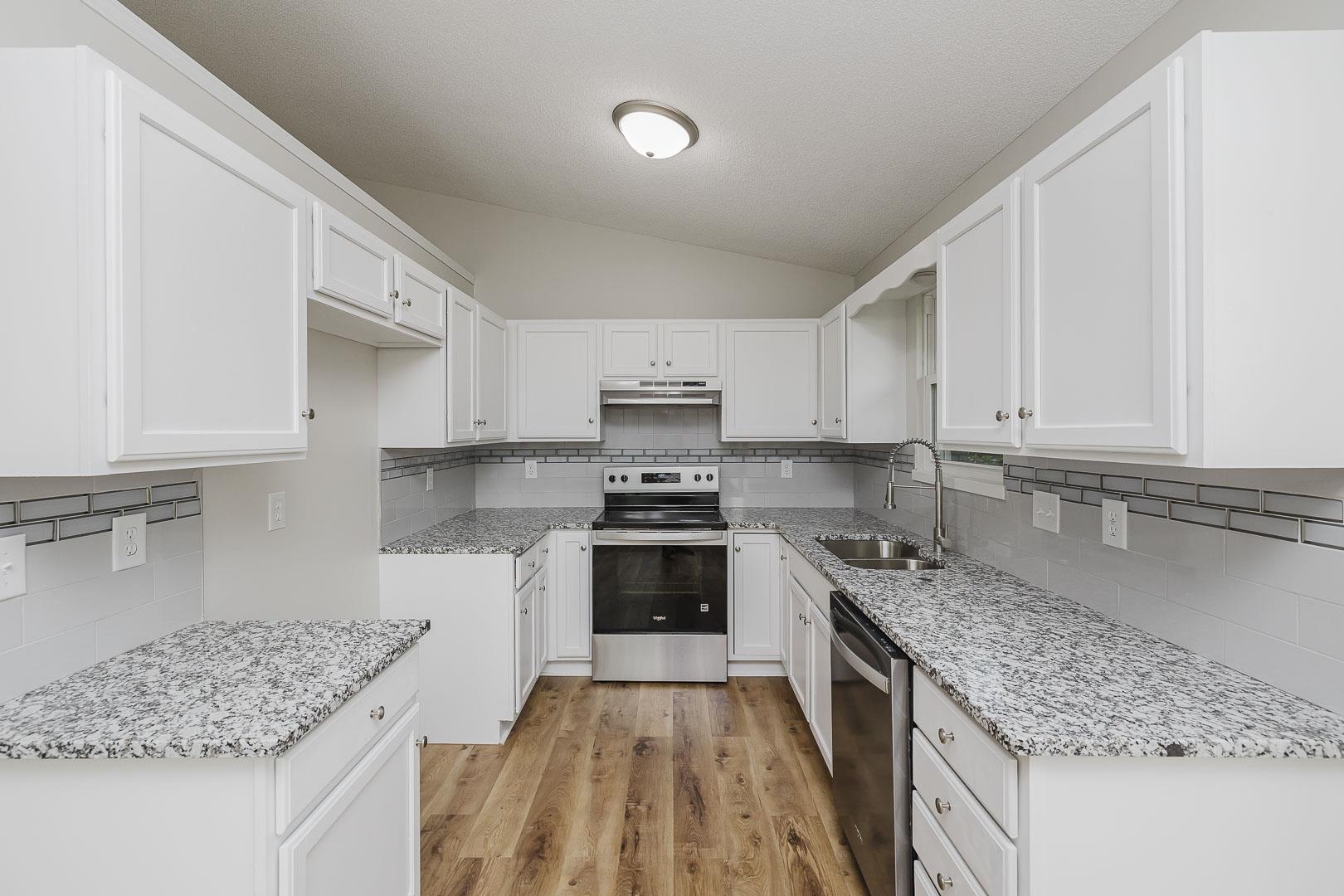 5102 N Blackhawk St. Property Photo 12