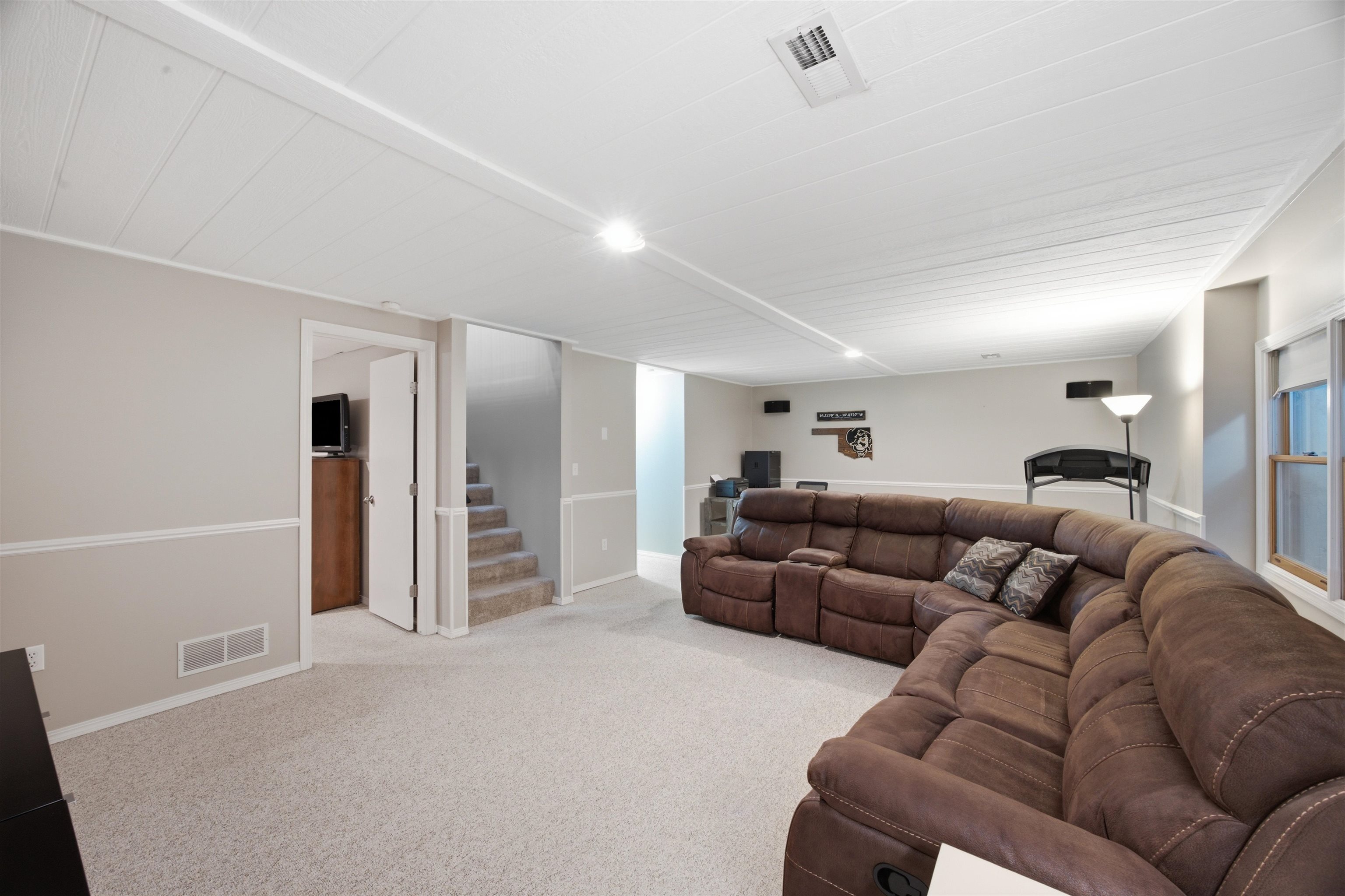 2045 N Parkridge Ct Property Photo 8