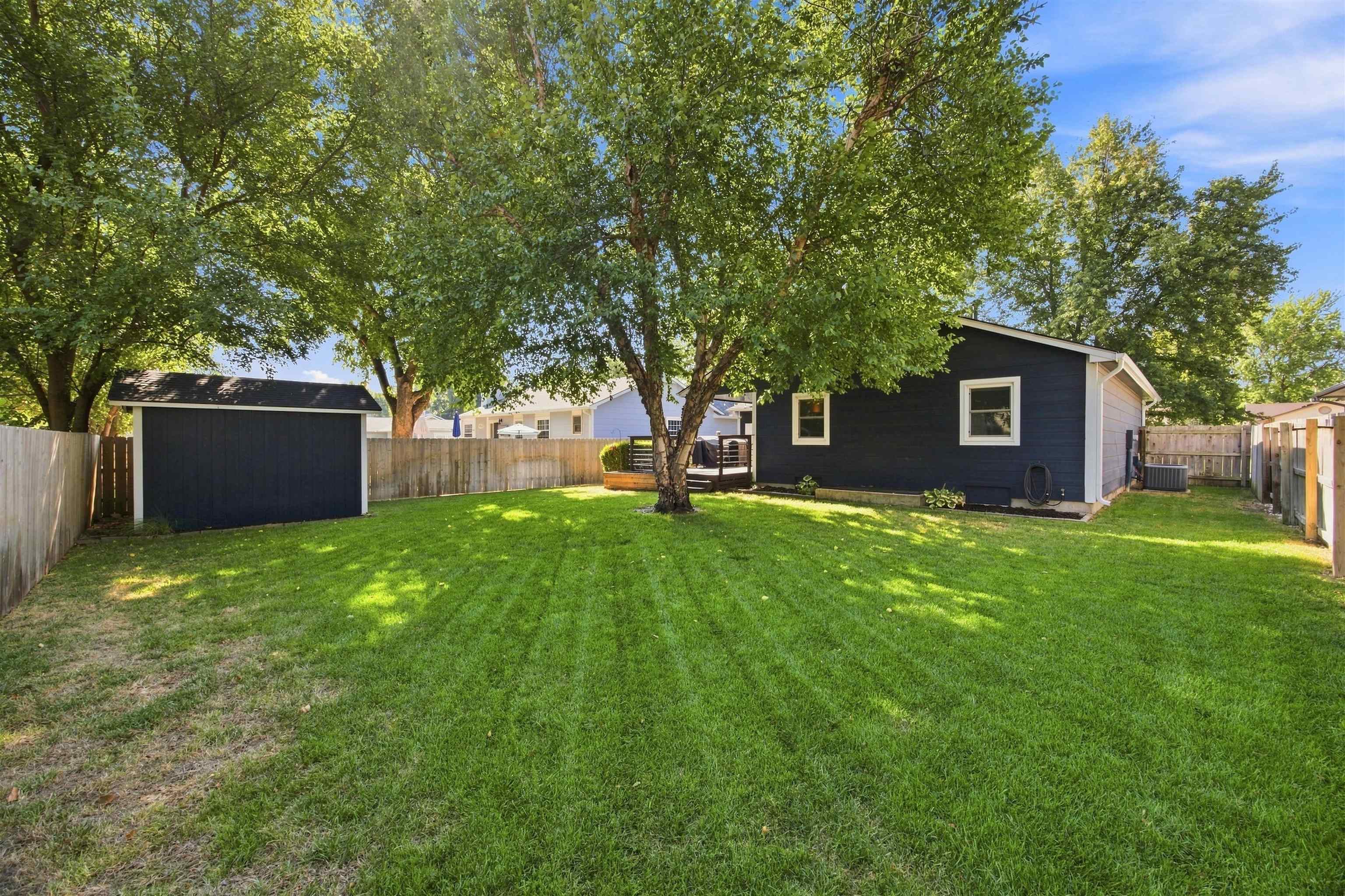 2045 N Parkridge Ct Property Photo 32