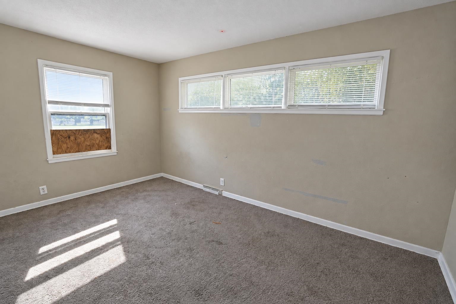 1420 E El Monte Property Photo 4