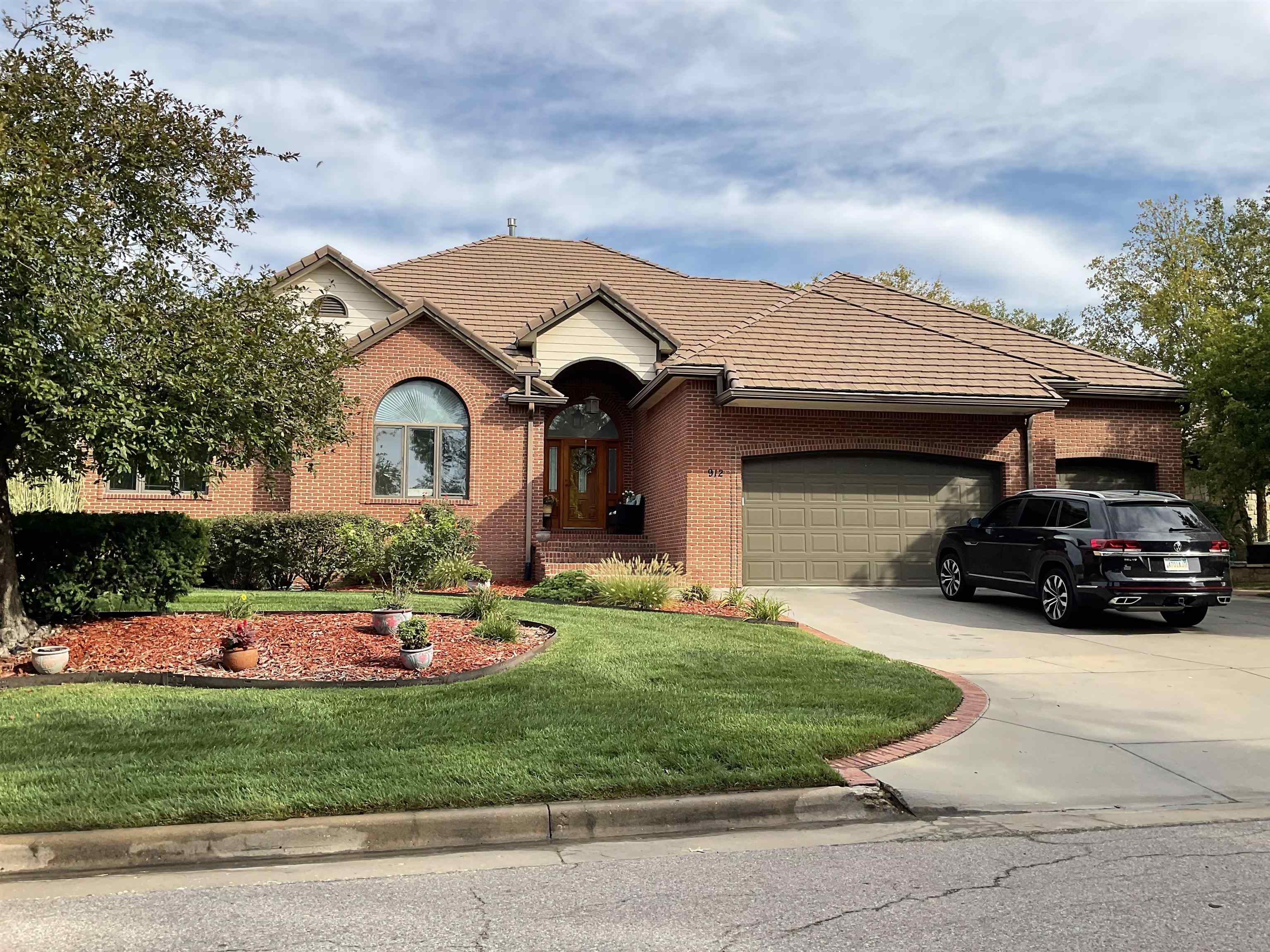 912 Terradyne Cir Property Photo 1