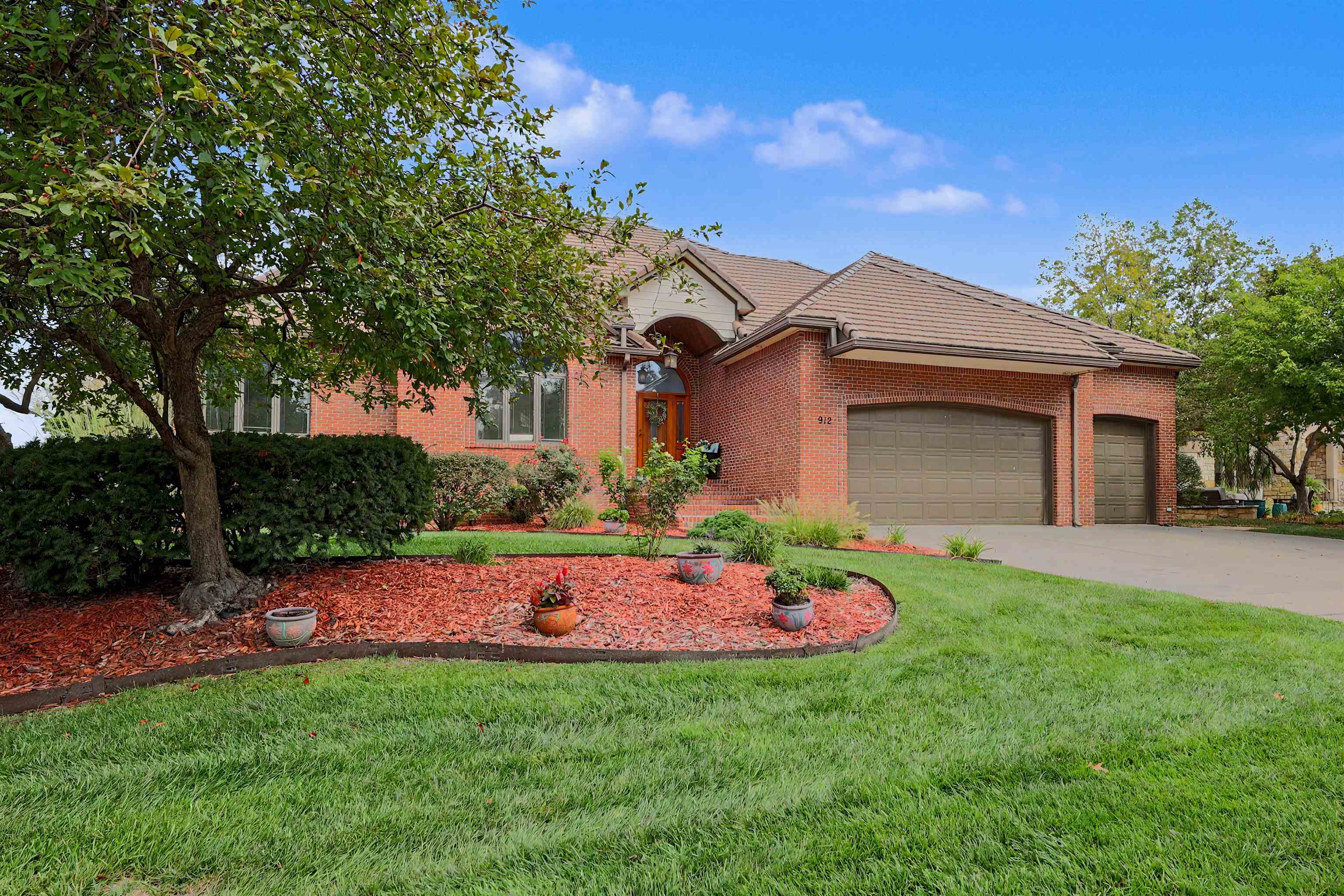 912 Terradyne Cir Property Photo 2