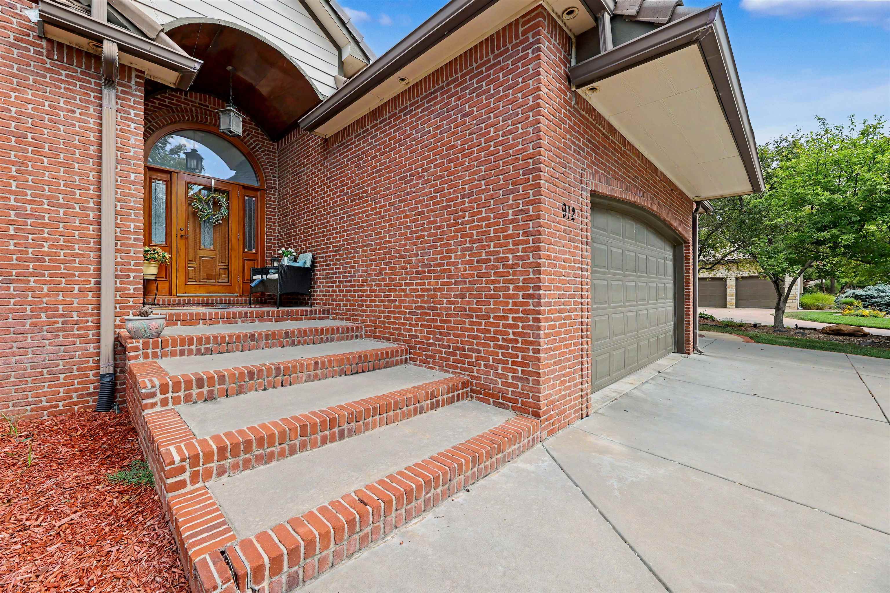 912 Terradyne Cir Property Photo 3