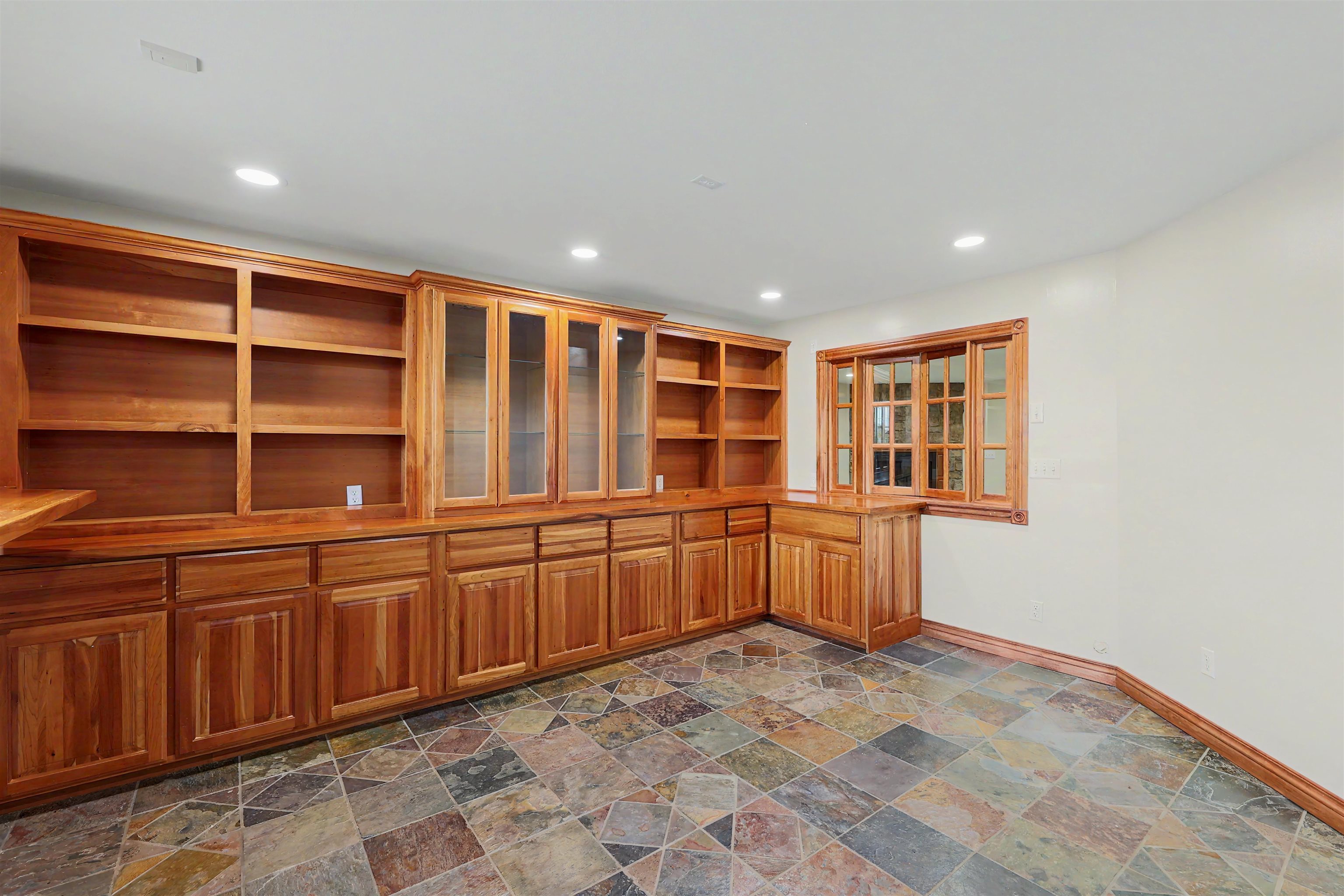 912 Terradyne Cir Property Photo 34